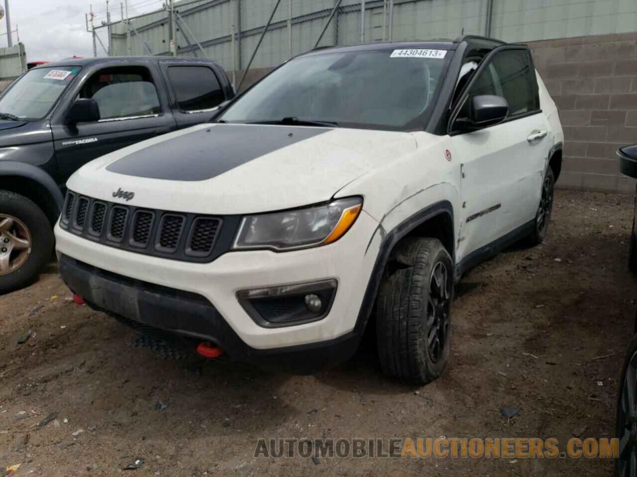 3C4NJDDBXKT618244 JEEP COMPASS 2019