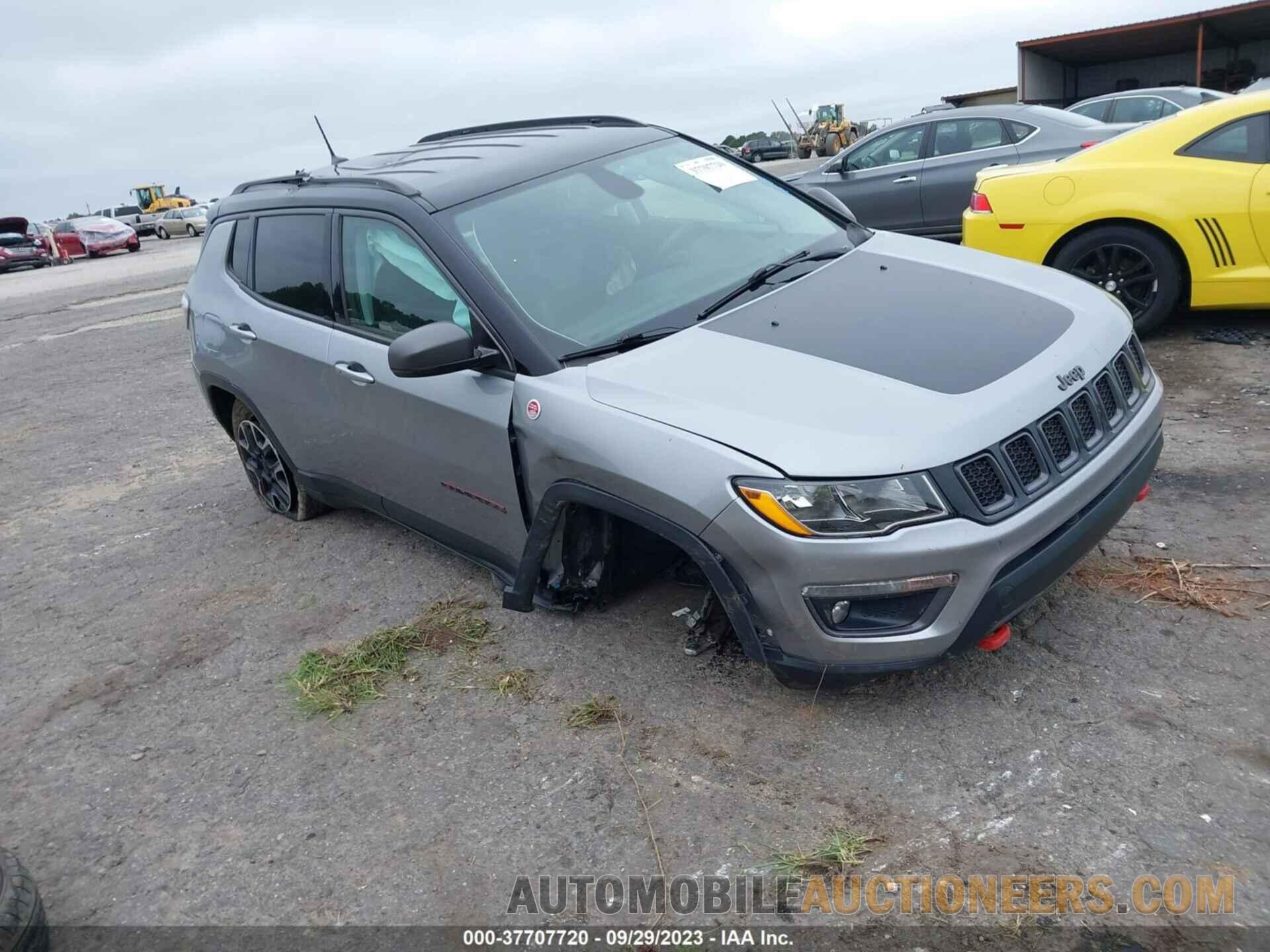 3C4NJDDBXKT618812 JEEP COMPASS 2019