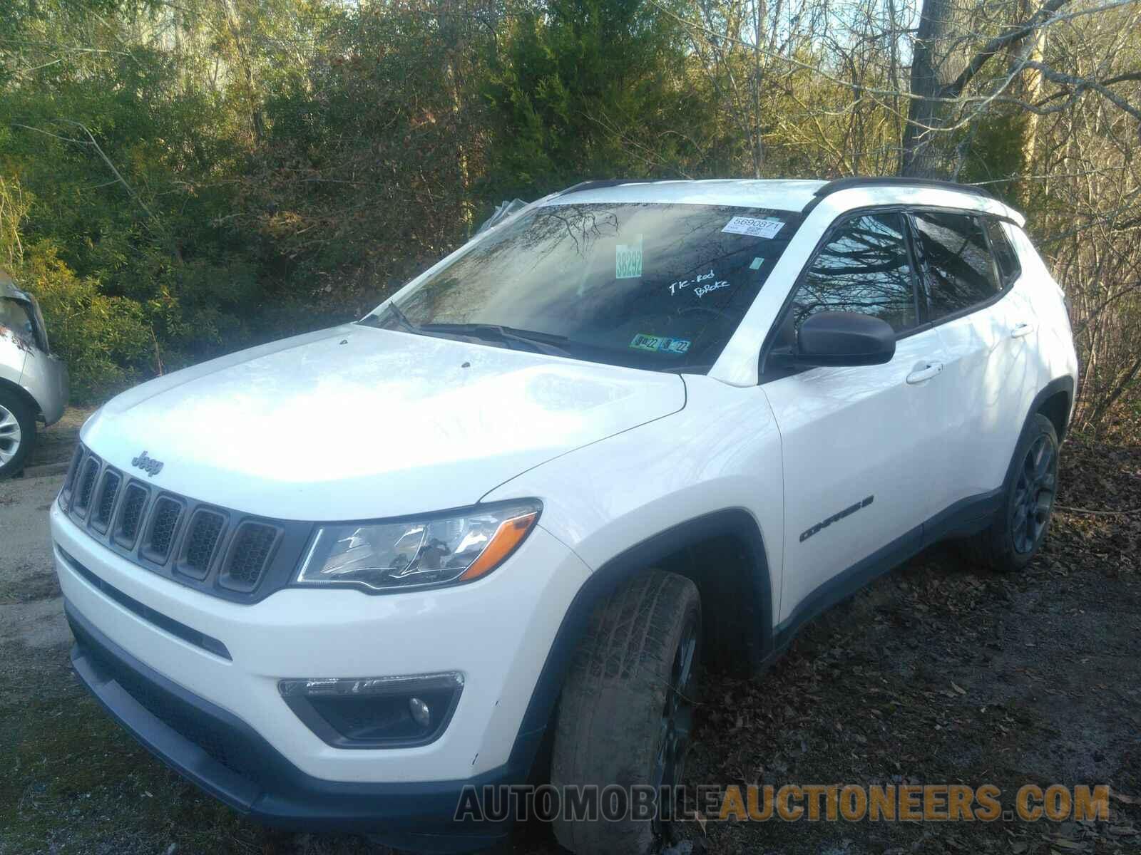 3C4NJDEB1MT589587 Jeep Compass 2021