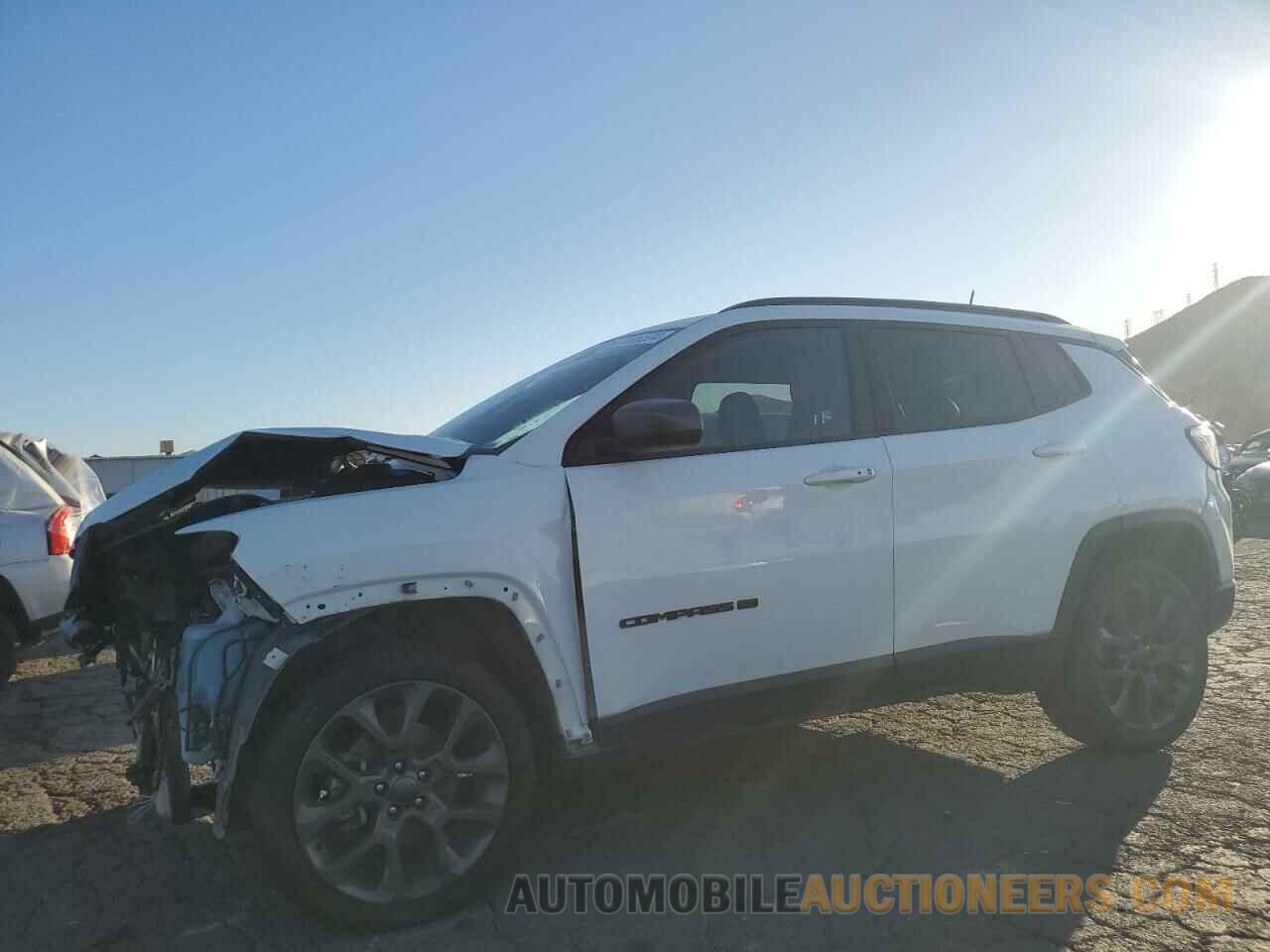 3C4NJDEB5MT591651 JEEP COMPASS 2021