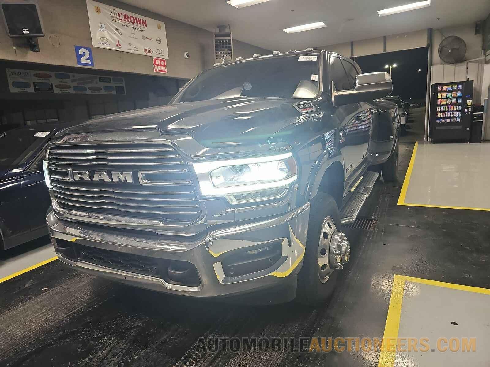 3C63RRML4KG594562 Ram 3500 Lara 2019