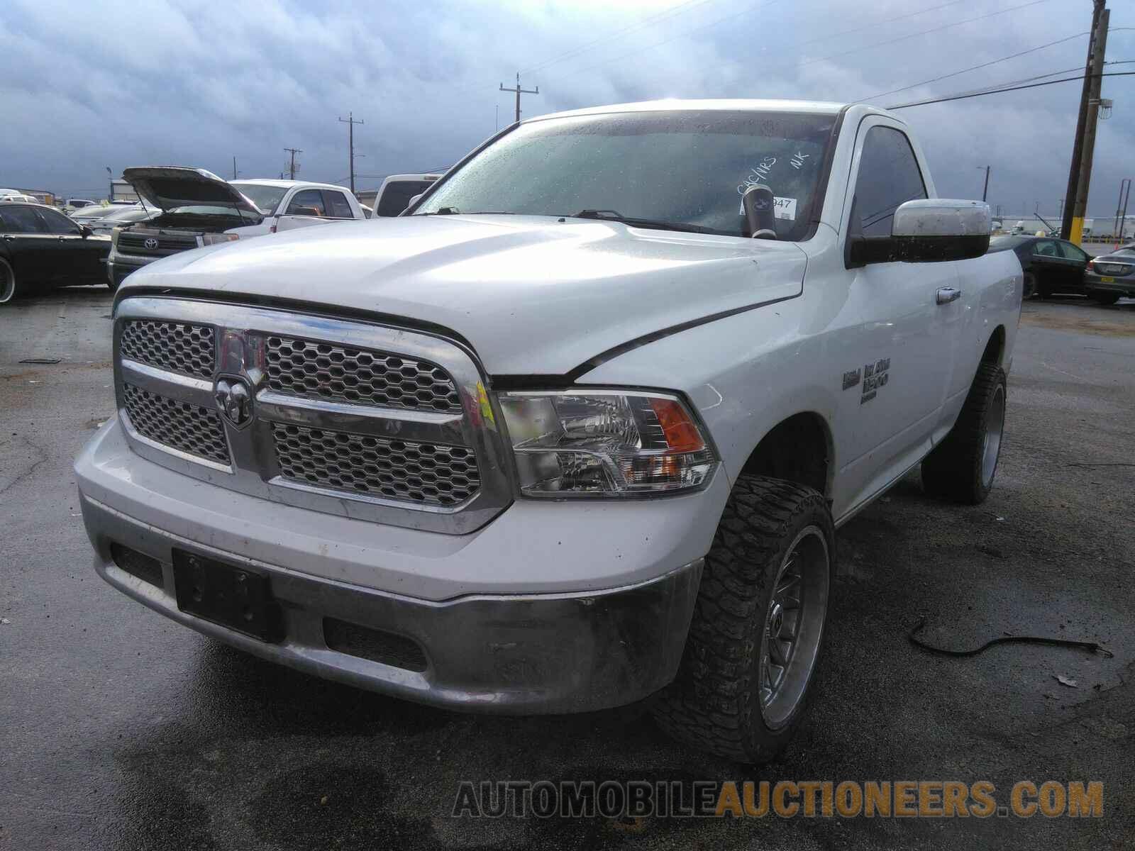 3C6JR6AT5KG510260 Ram 1500 Classic 2019