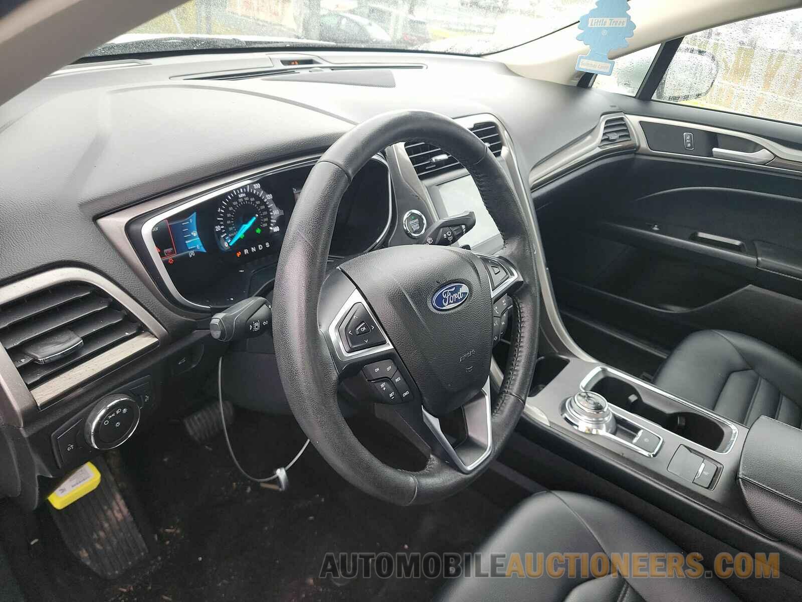 3FA6P0CD0KR137954 Ford Fusion 2019