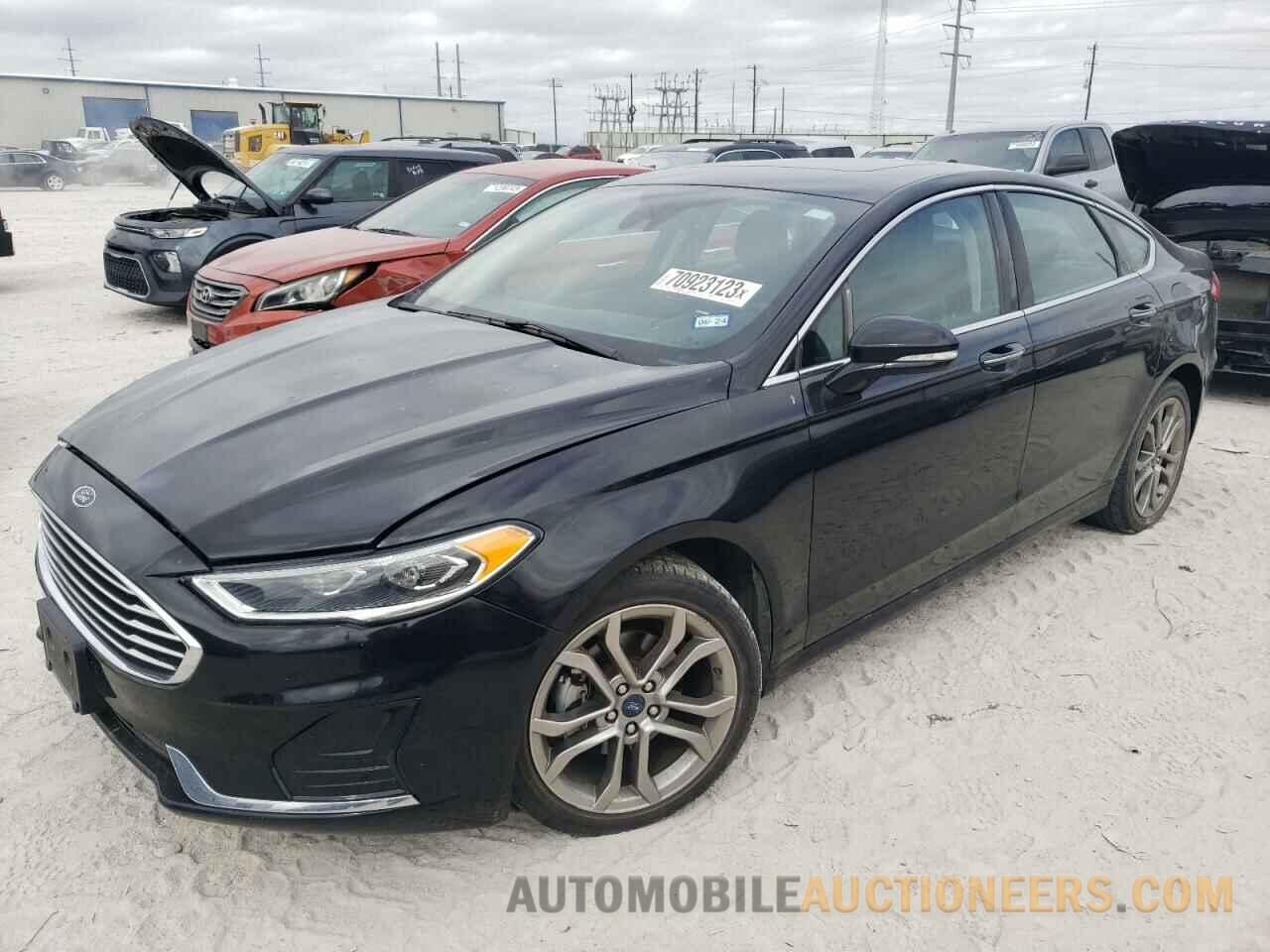 3FA6P0CD8KR260045 FORD FUSION 2019