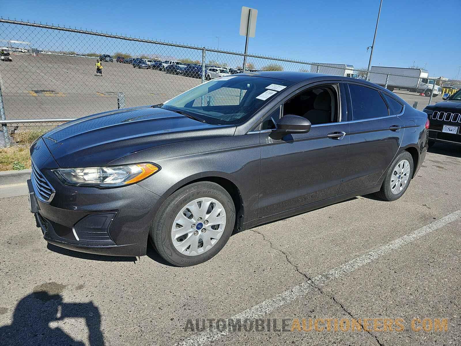 3FA6P0G71KR108600 Ford Fusion 2019