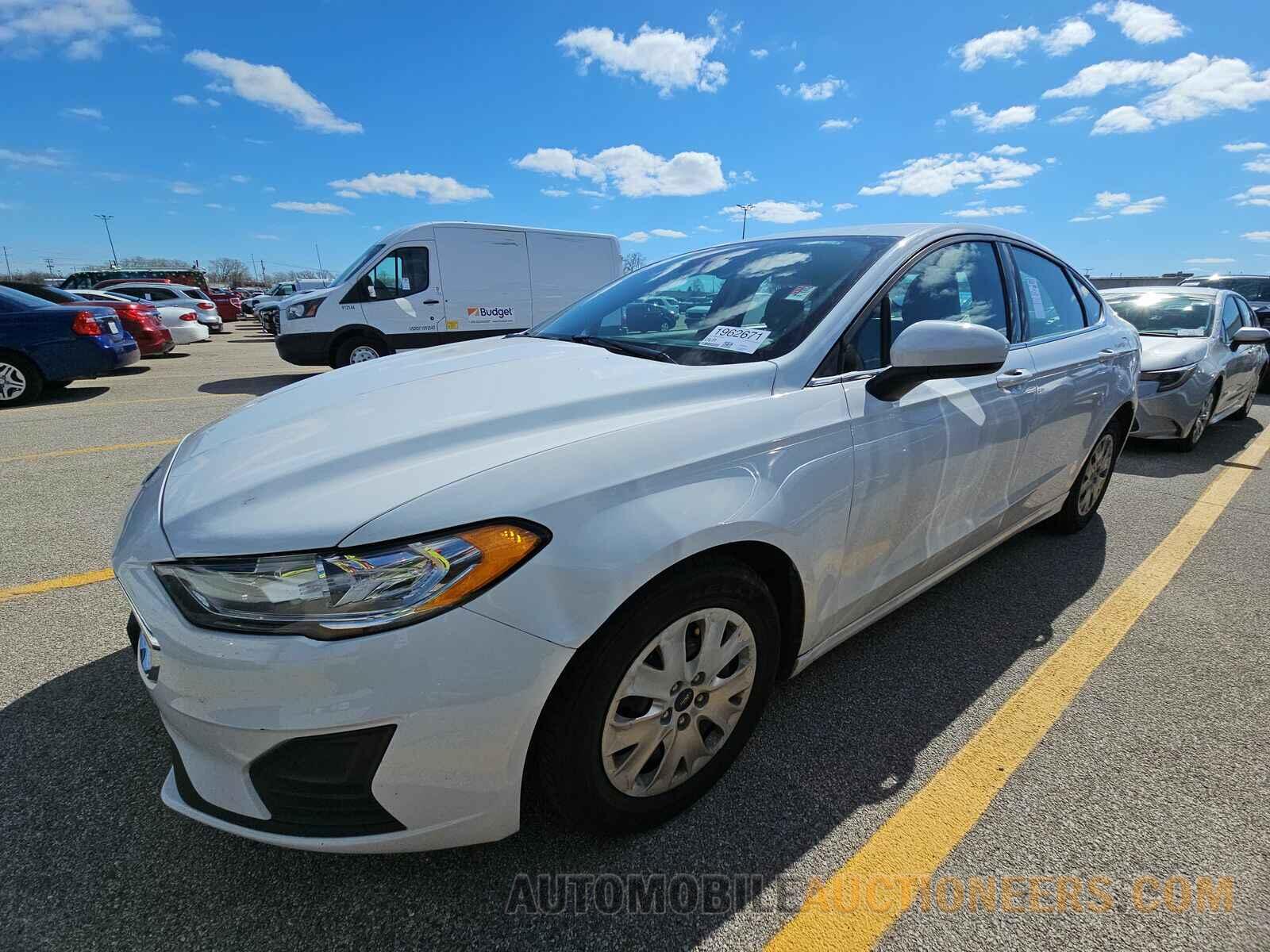 3FA6P0G71KR121914 Ford Fusion 2019