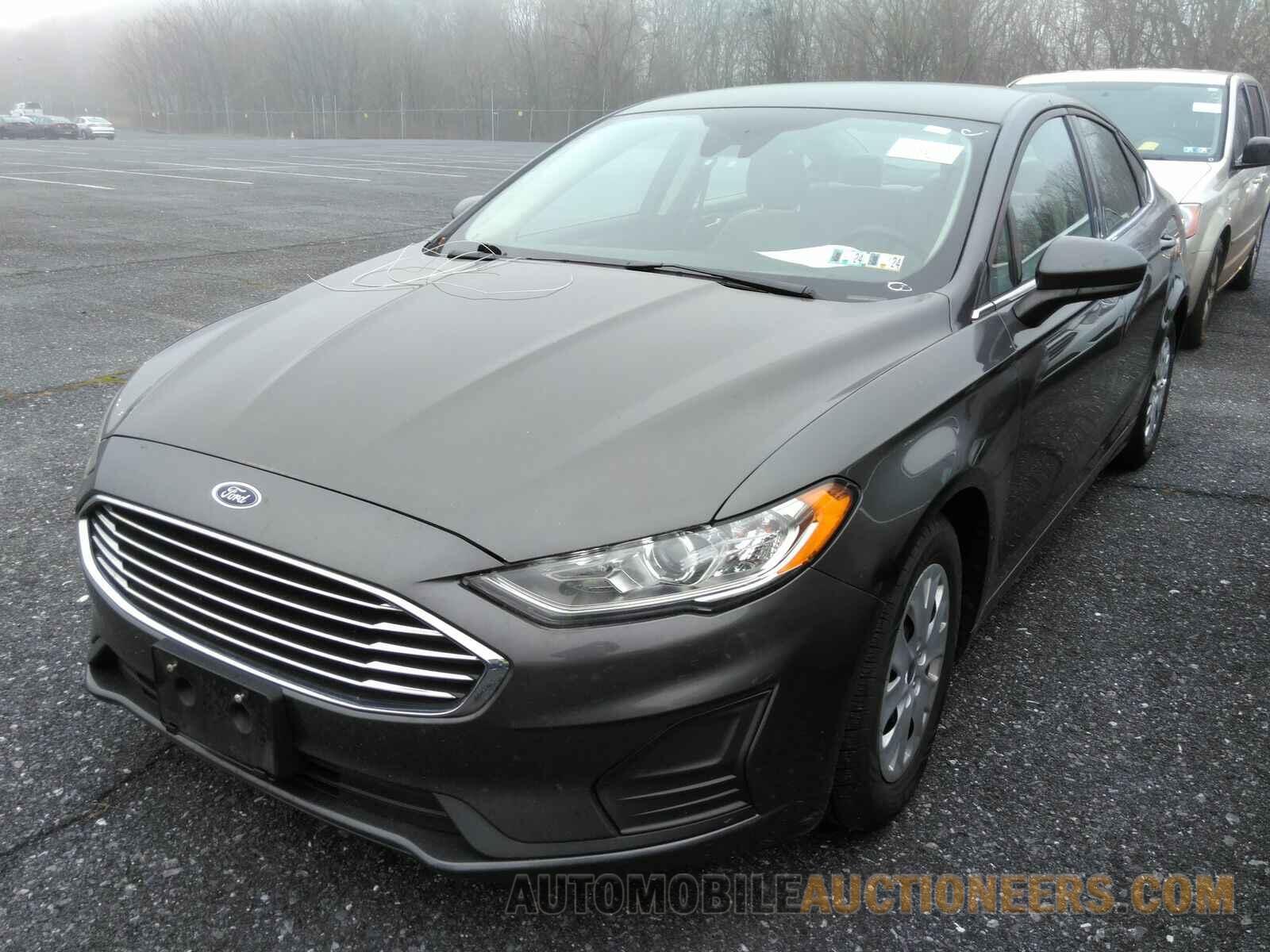 3FA6P0G72KR261373 Ford Fusion 2019