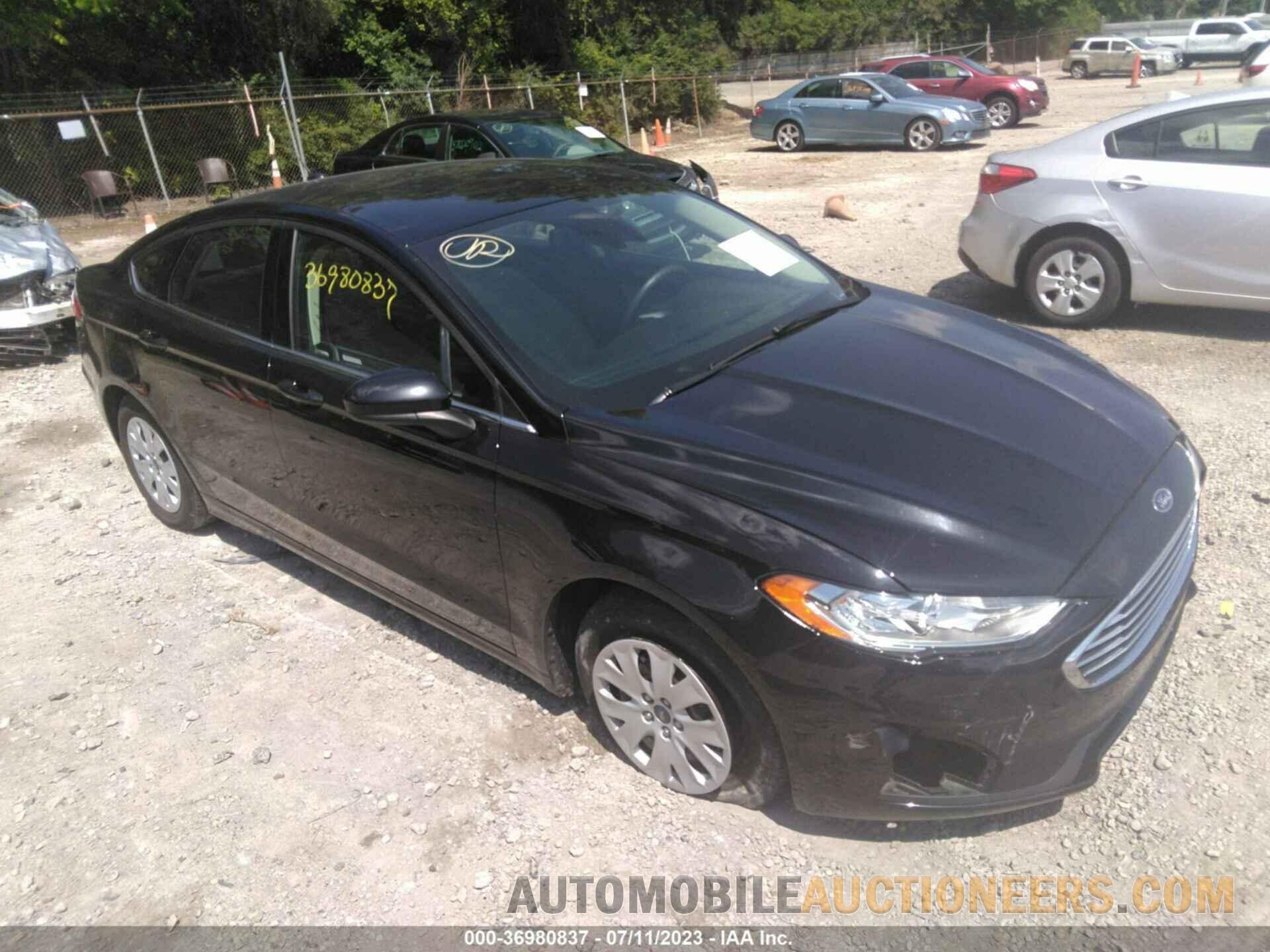 3FA6P0G76KR142144 FORD FUSION 2019