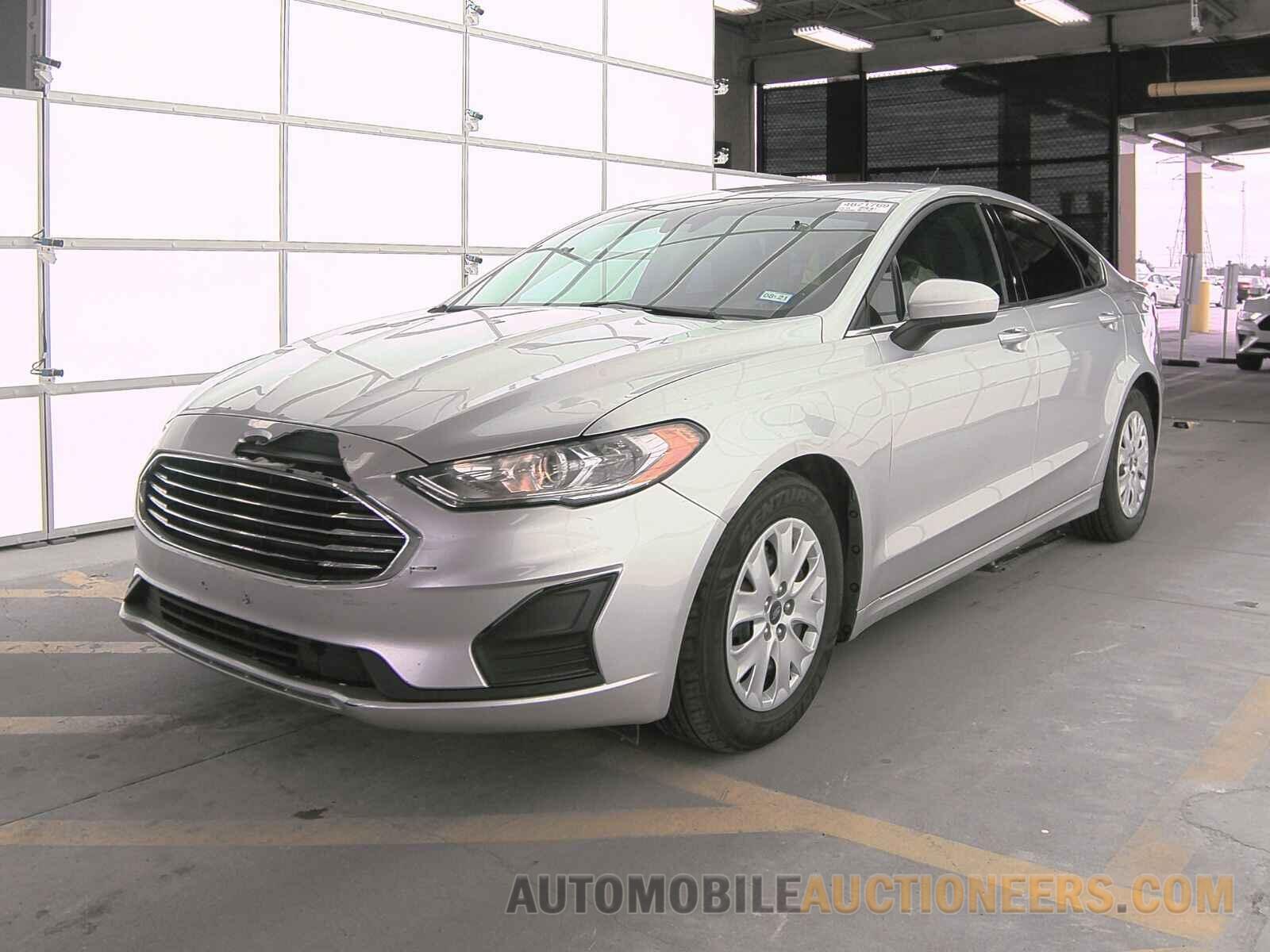 3FA6P0G79KR113317 Ford Fusion 2019