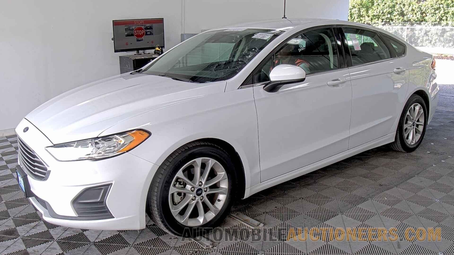 3FA6P0H72KR218957 Ford Fusion 2019