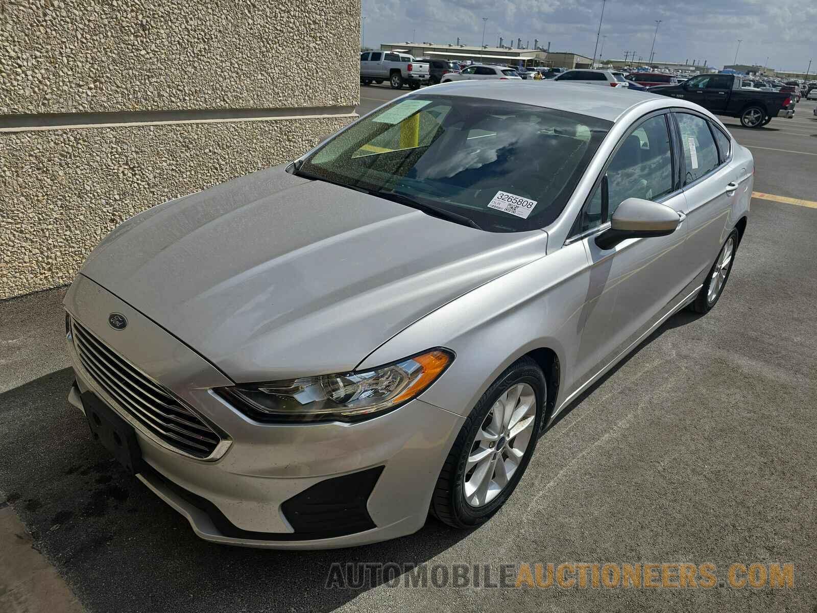 3FA6P0H75KR123082 Ford Fusion 2019