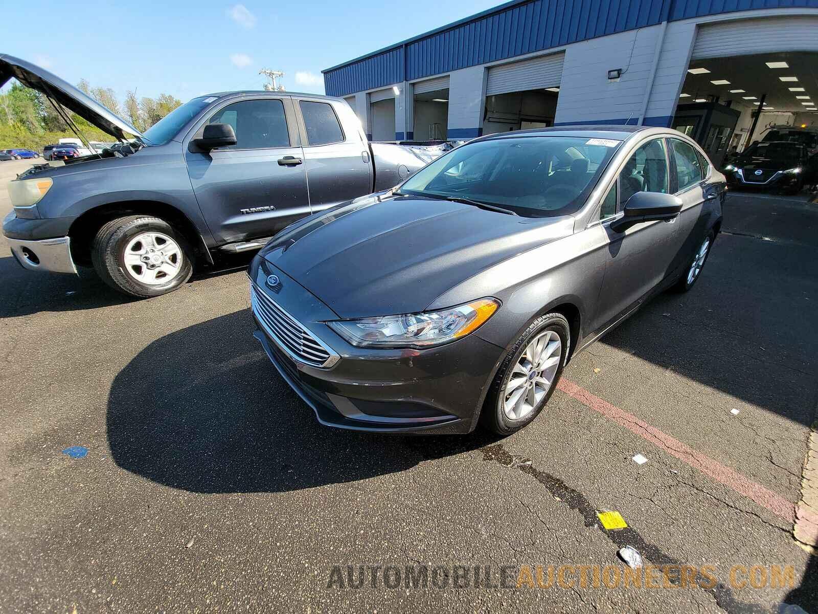 3FA6P0H7XHR103323 Ford Fusion 2017