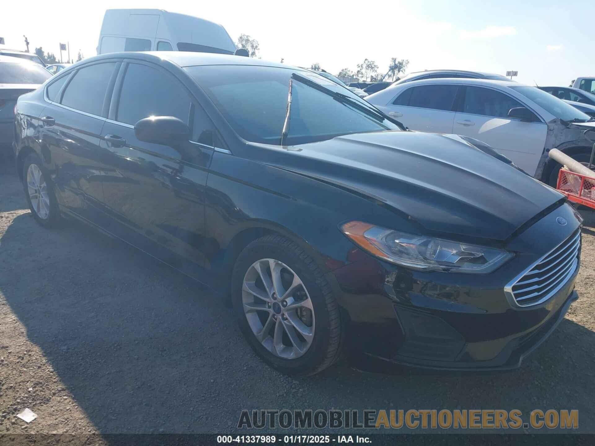 3FA6P0HD0KR114621 FORD FUSION 2019