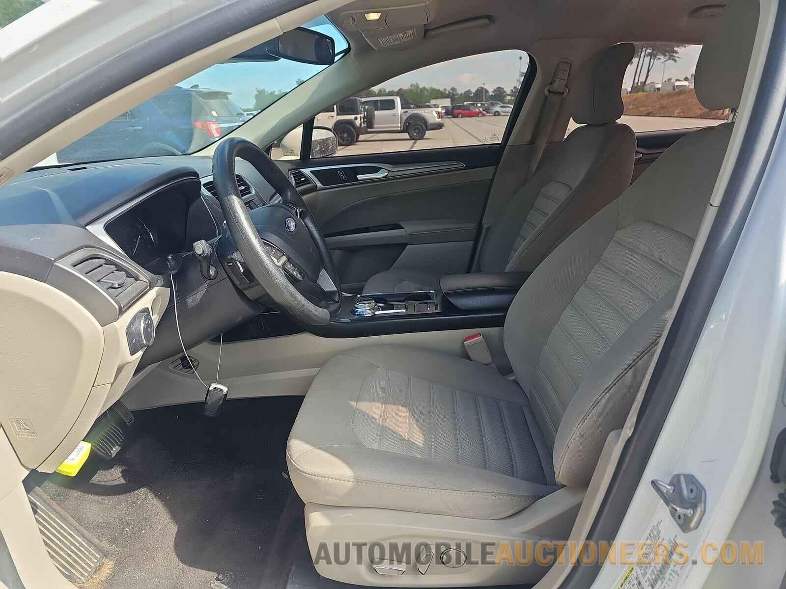 3FA6P0HD2JR207977 Ford Fusion 2018