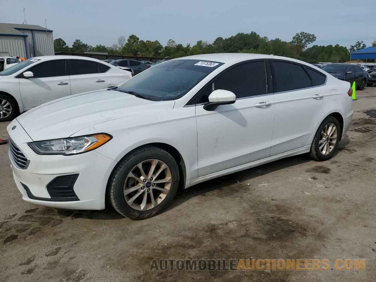 3FA6P0HD2KR111882 FORD FUSION 2019