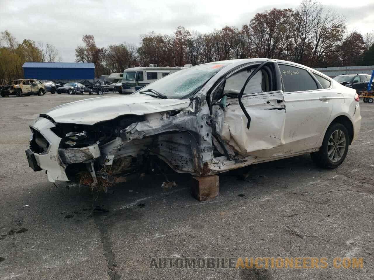 3FA6P0HD3KR161724 FORD FUSION 2019