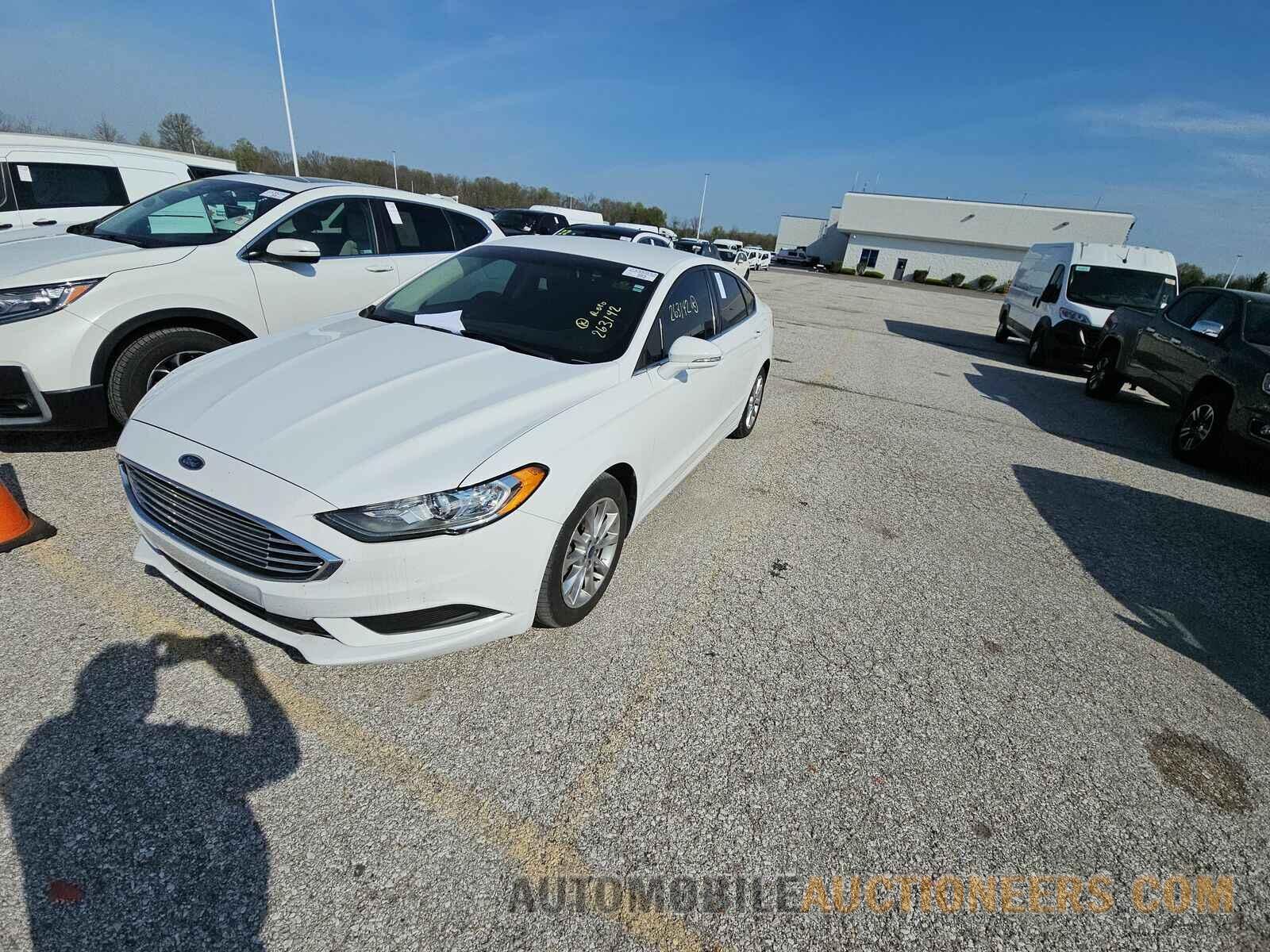 3FA6P0HD8HR263142 Ford Fusion 2017