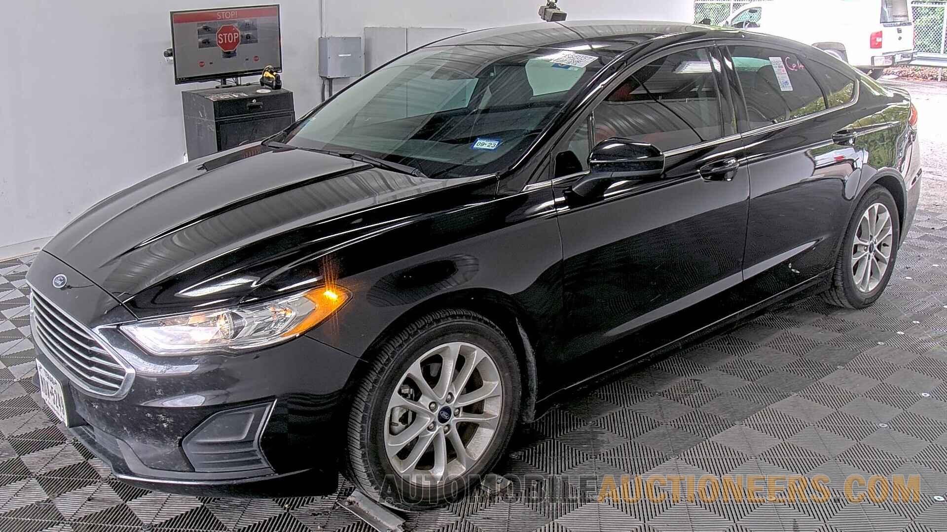 3FA6P0HD9KR169696 Ford Fusion 2019