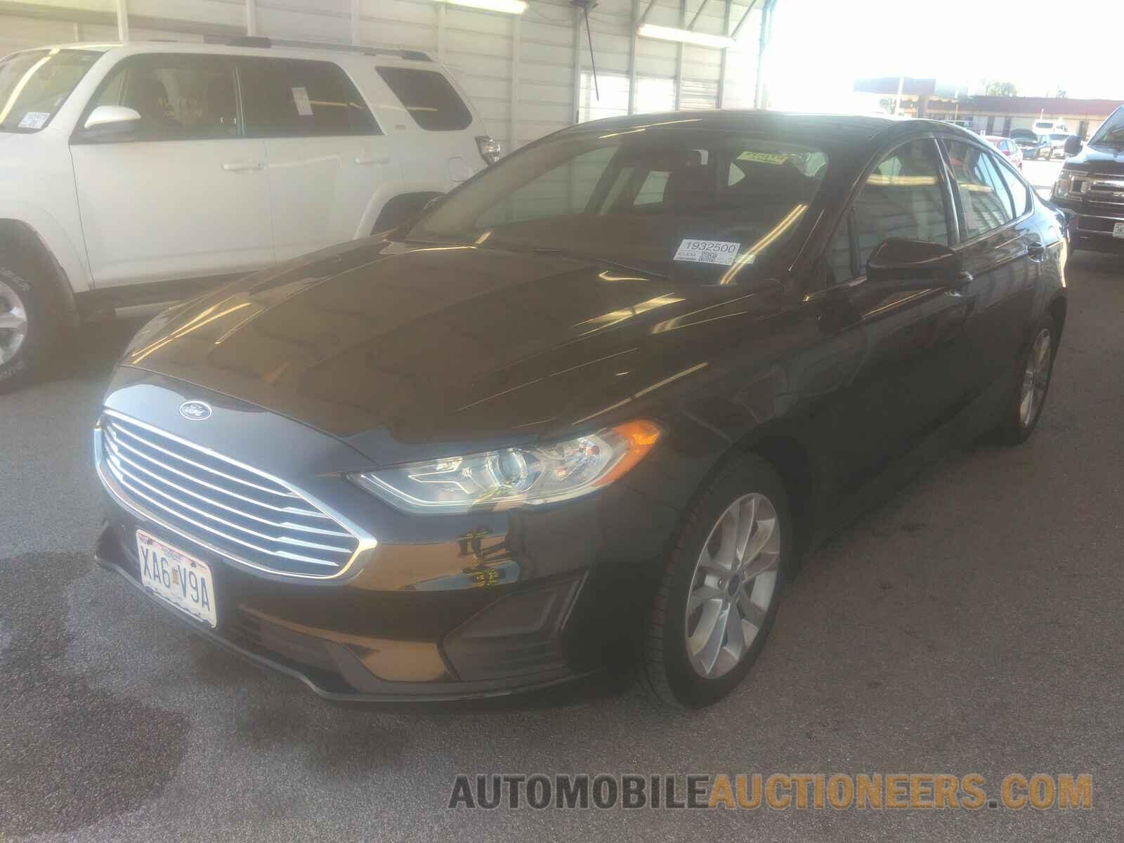 3FA6P0HDXKR142975 Ford Fusion 2019