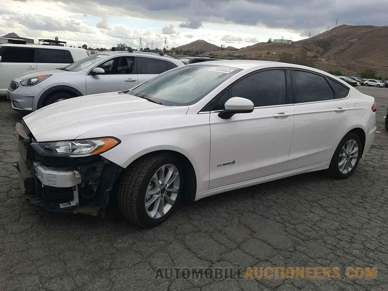 3FA6P0LU0KR104162 FORD FUSION 2019