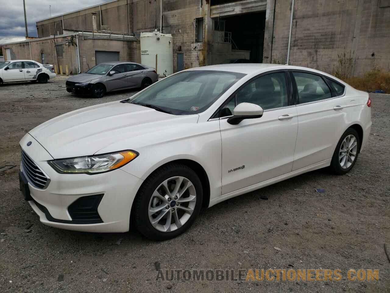 3FA6P0LU0KR112276 FORD FUSION 2019