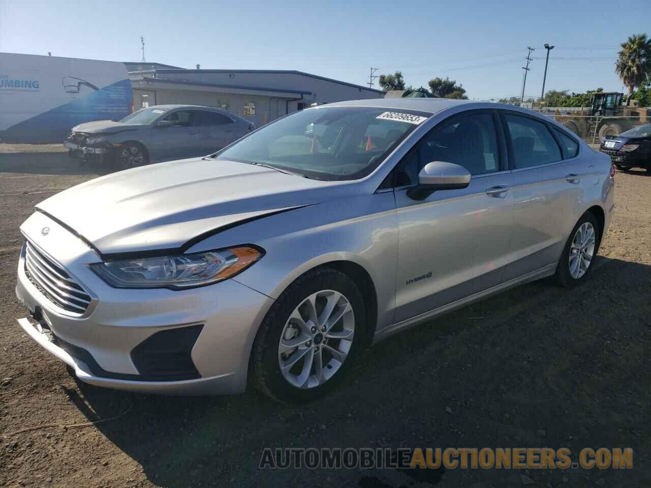 3FA6P0LU0KR117512 FORD FUSION 2019