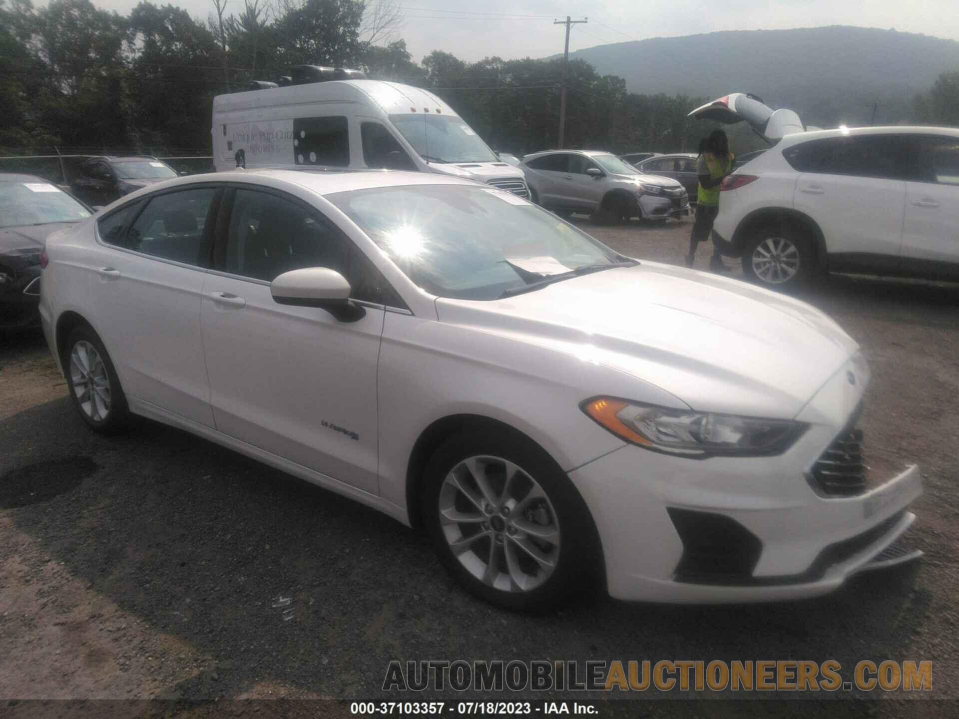 3FA6P0LU0KR126288 FORD FUSION HYBRID 2019