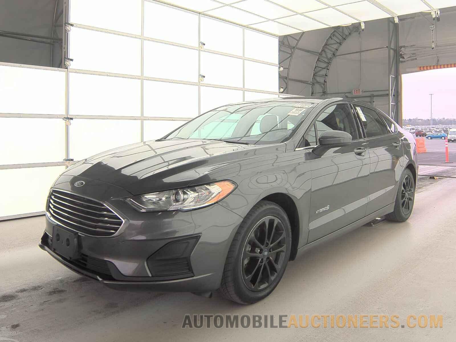 3FA6P0LU0KR129594 Ford Fusion Hybrid 2019