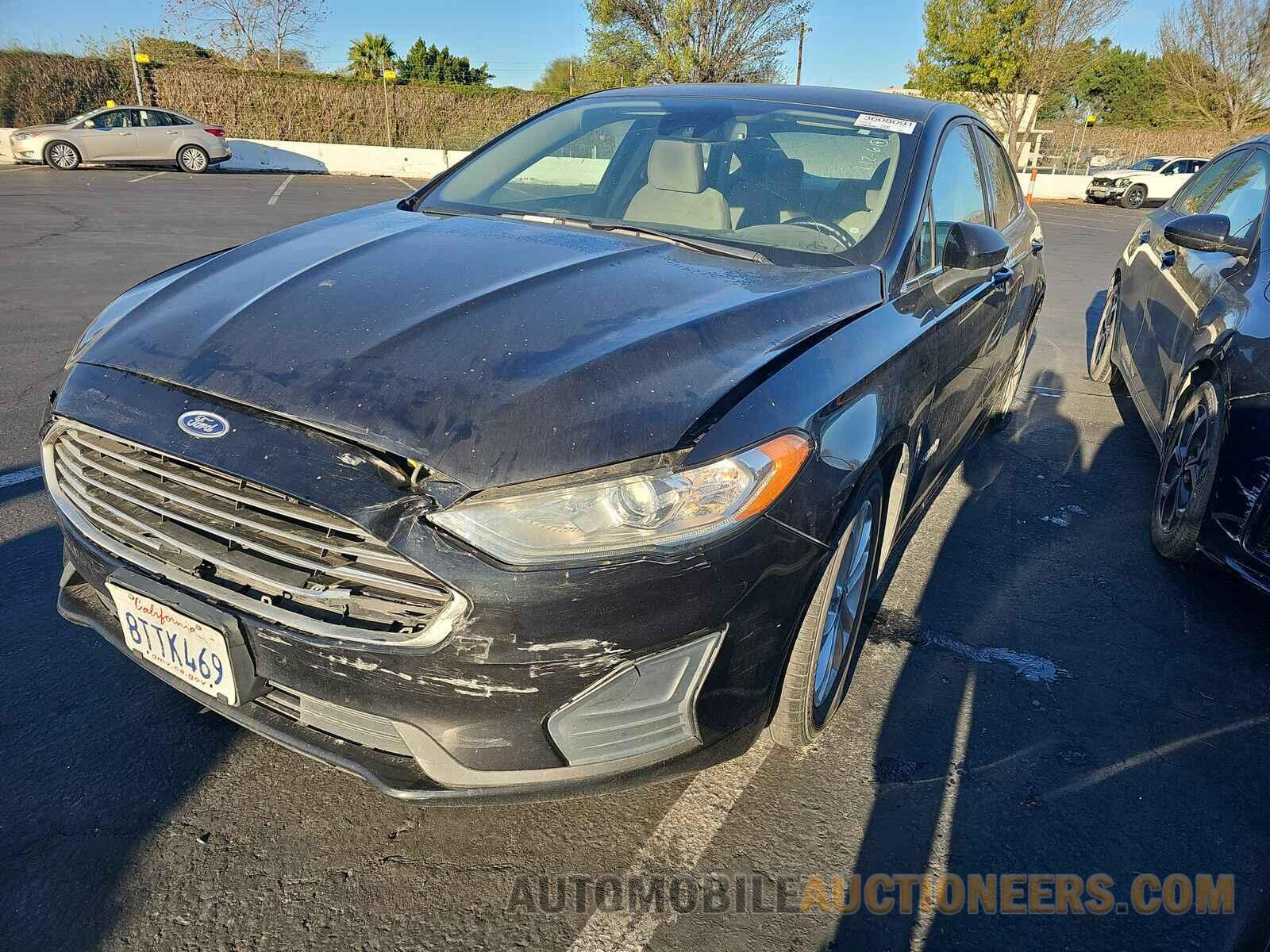 3FA6P0LU0KR134567 Ford Fusion Hybrid 2019