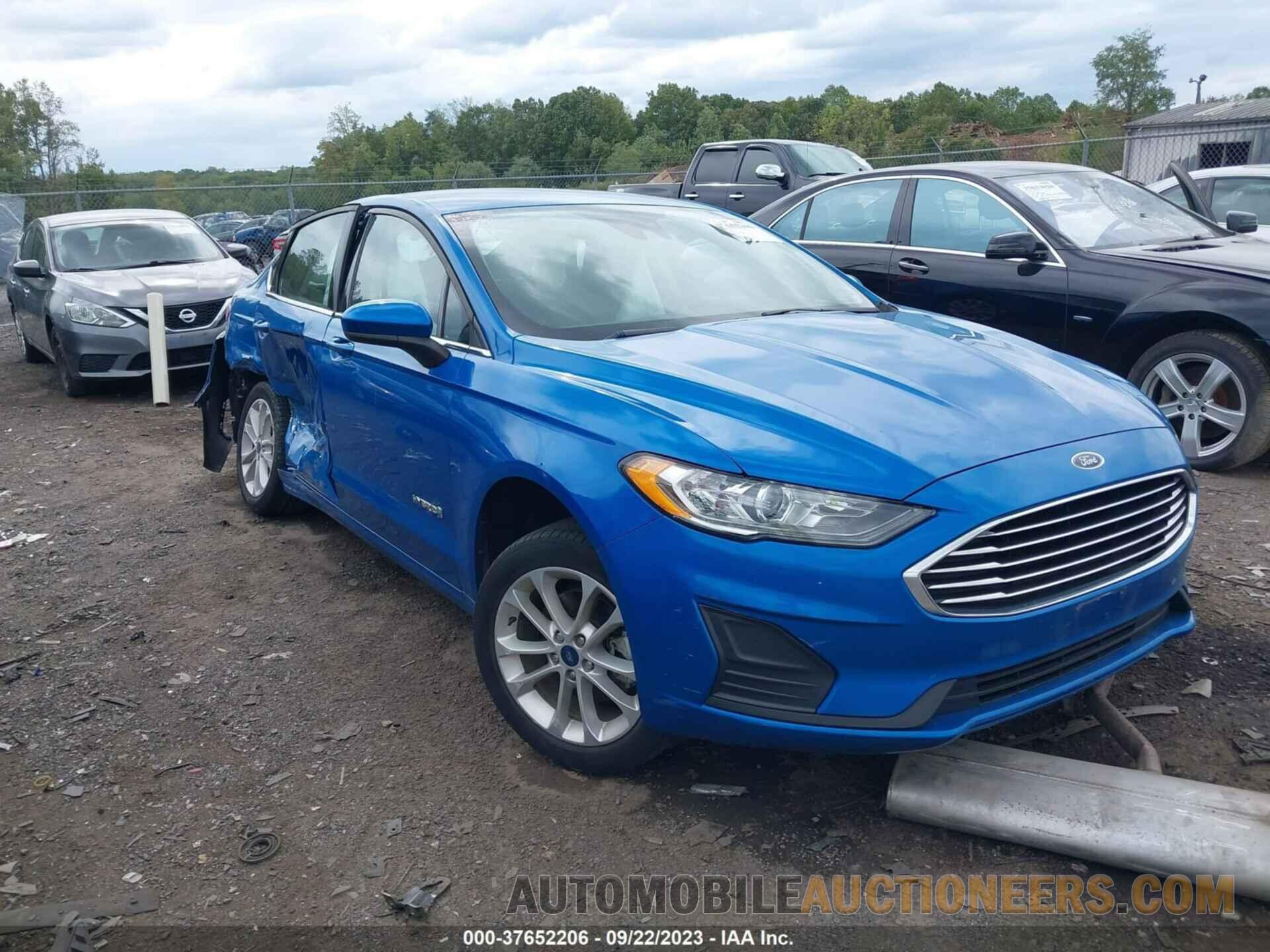 3FA6P0LU0KR147450 FORD FUSION HYBRID 2019