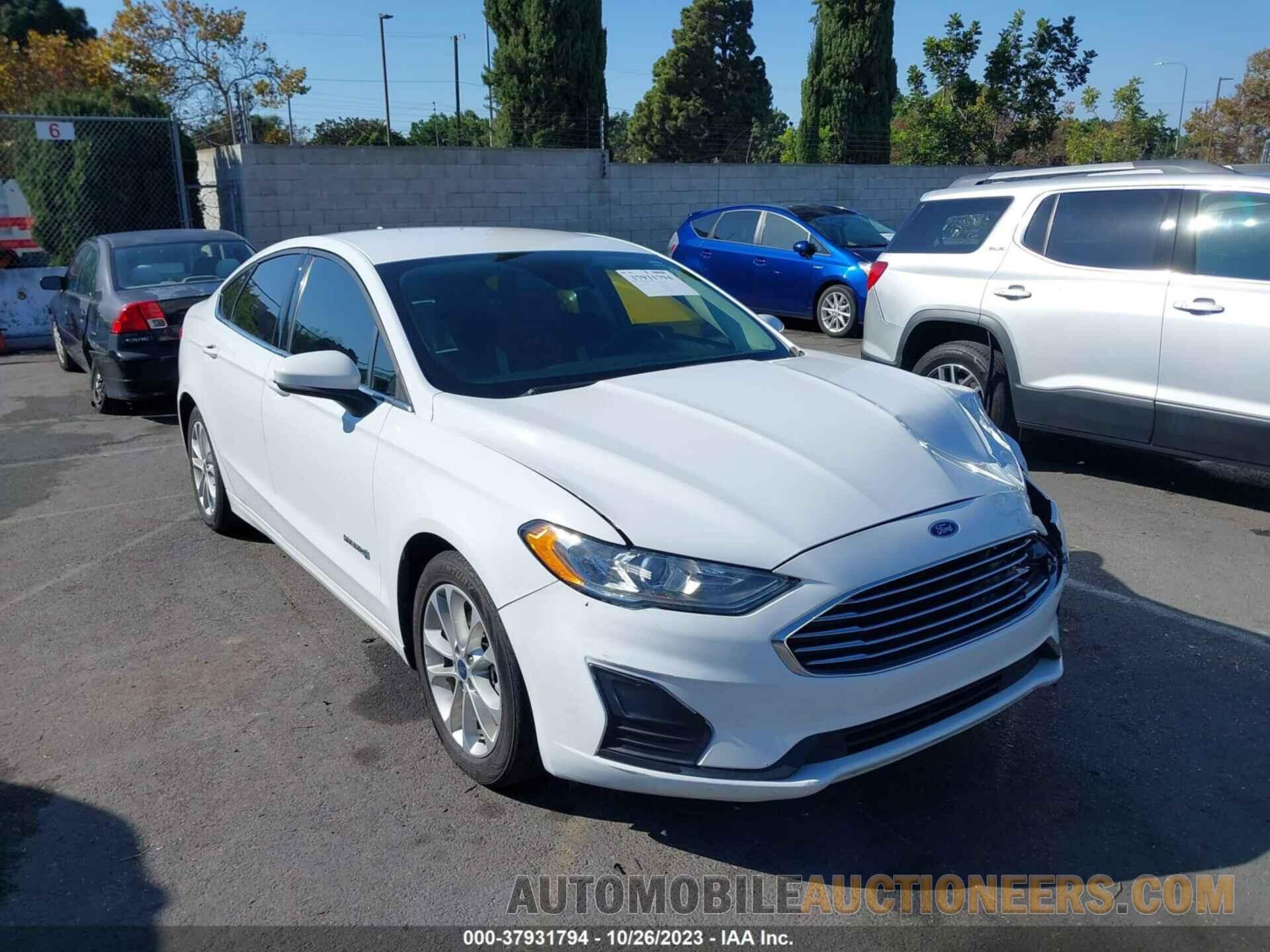 3FA6P0LU0KR182490 FORD FUSION HYBRID 2019