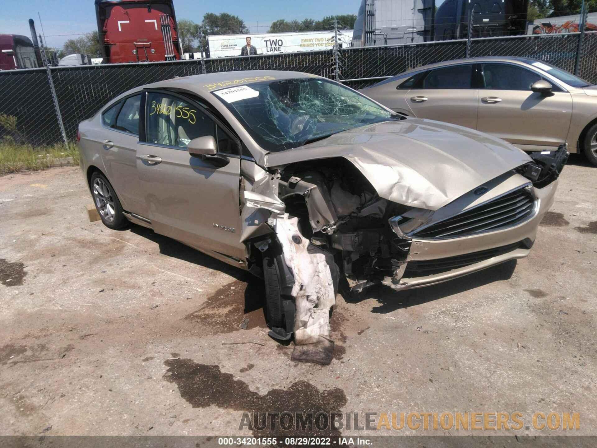 3FA6P0LU0KR187429 FORD FUSION HYBRID 2019