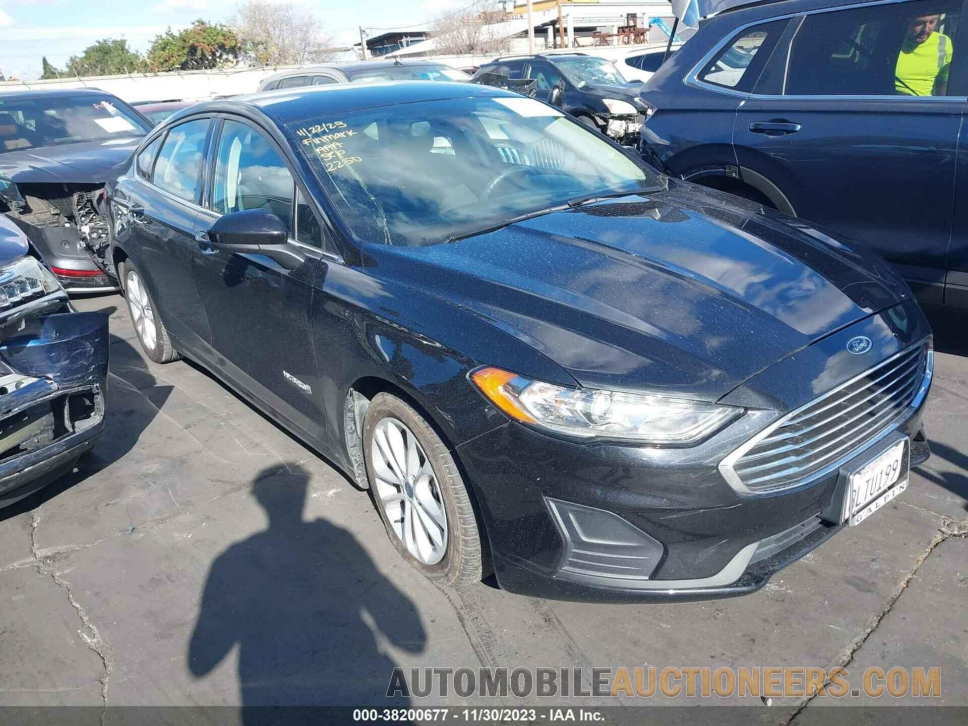 3FA6P0LU0KR209137 FORD FUSION 2019