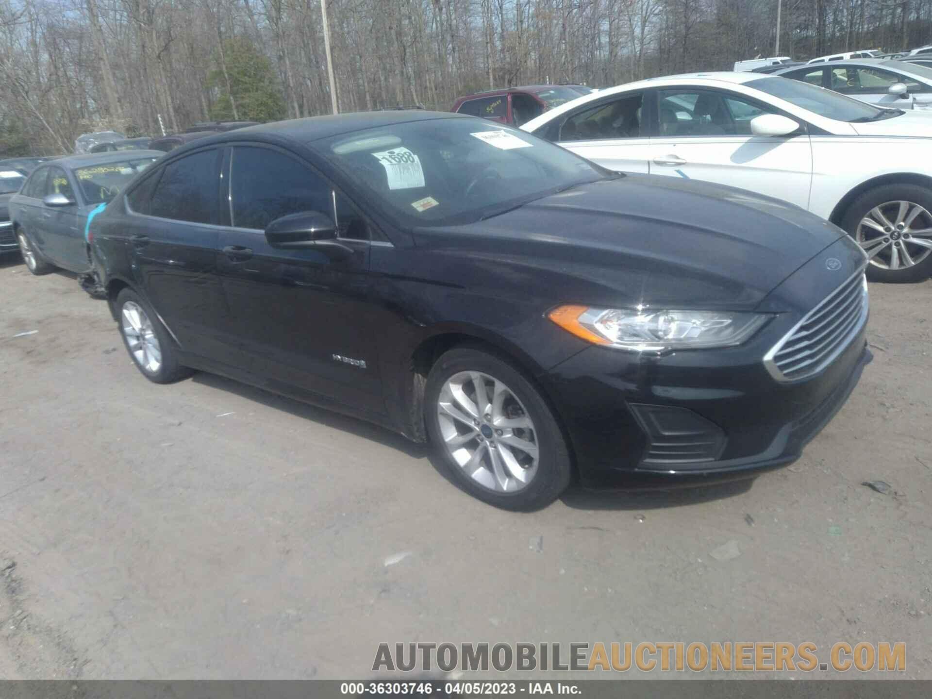 3FA6P0LU0KR220557 FORD FUSION HYBRID 2019