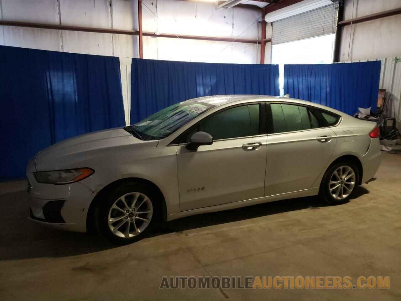 3FA6P0LU0KR225385 FORD FUSION 2019