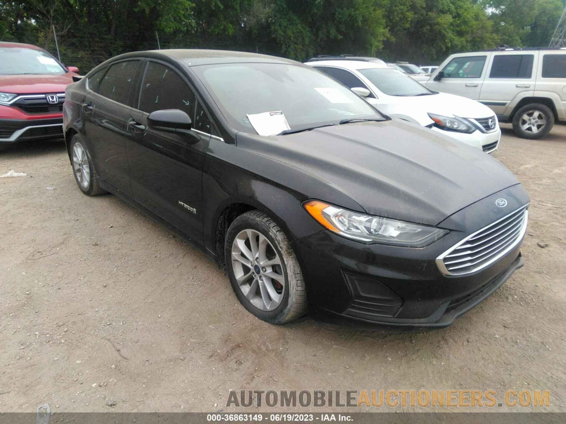 3FA6P0LU0KR242235 FORD FUSION HYBRID 2019