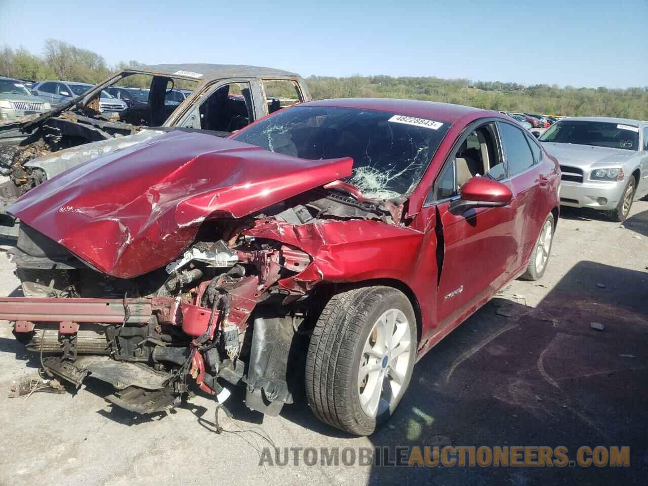 3FA6P0LU0KR242266 FORD FUSION 2019