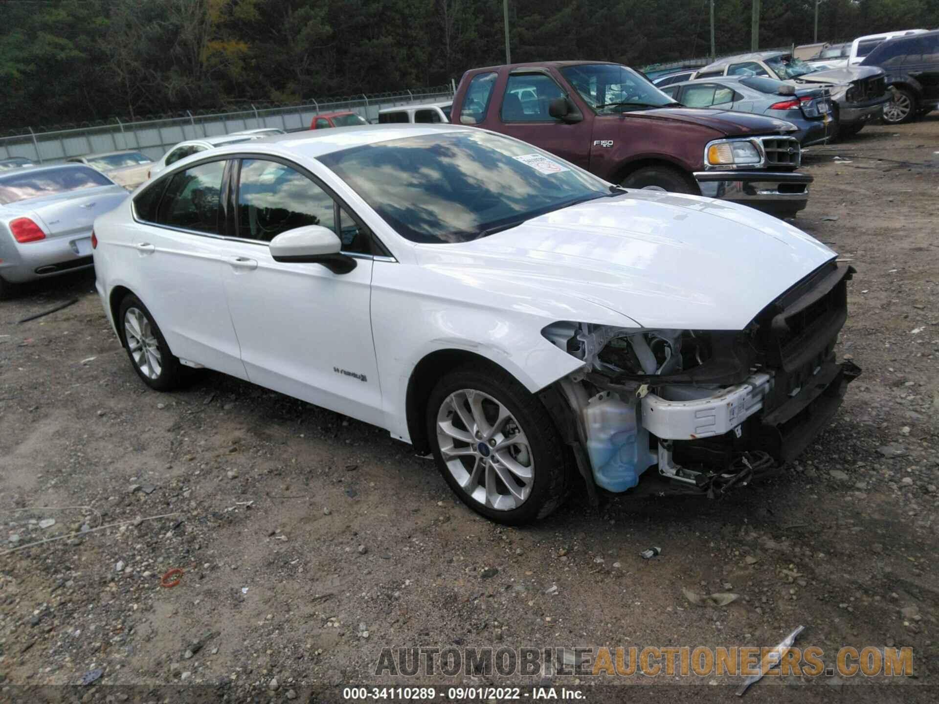 3FA6P0LU1KR118930 FORD FUSION HYBRID 2019