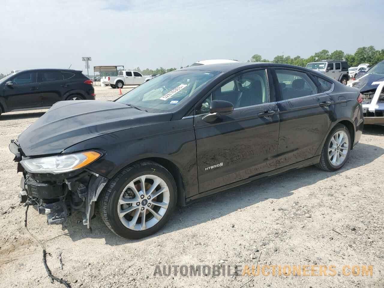 3FA6P0LU1KR121195 FORD FUSION 2019