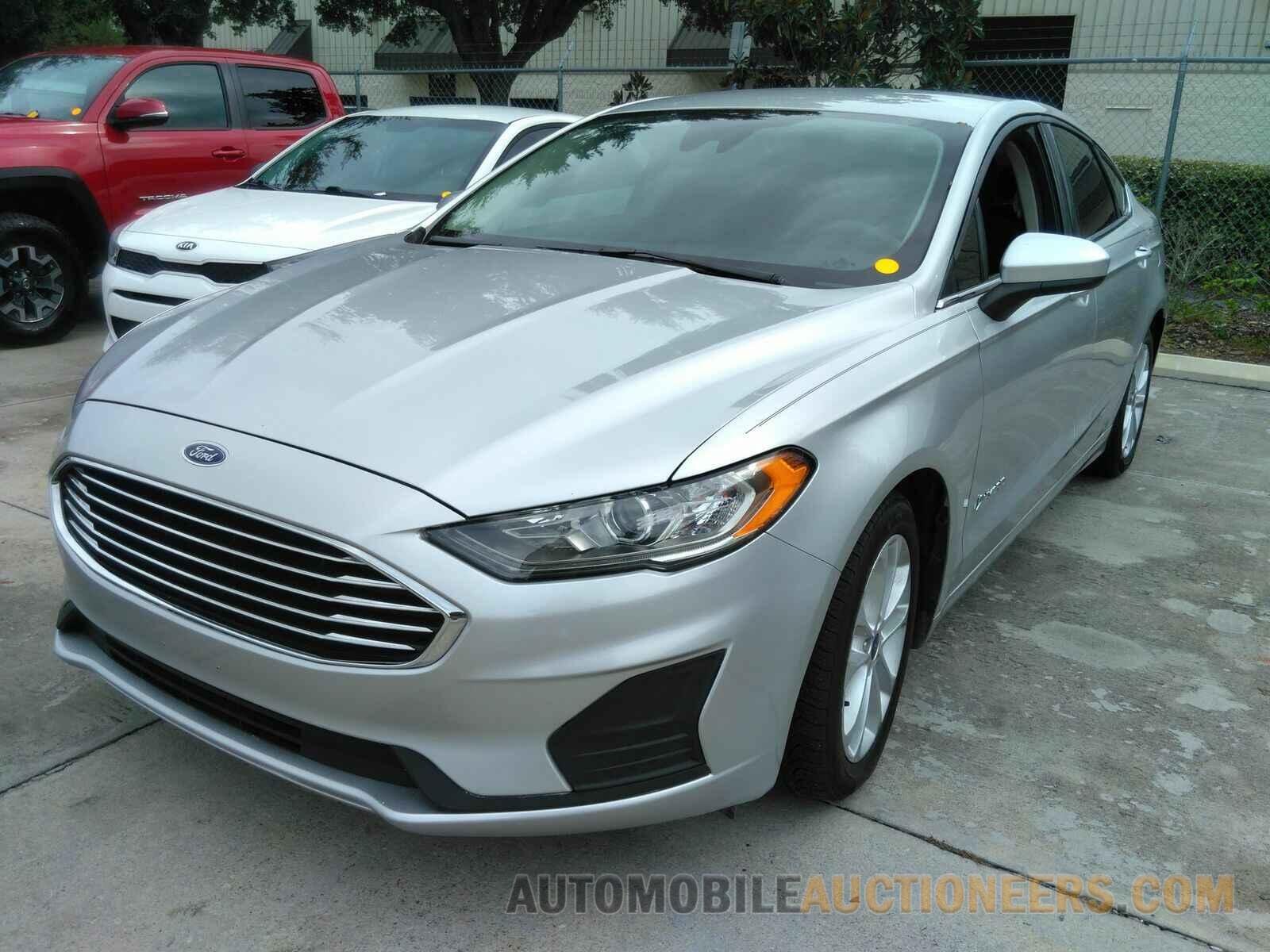 3FA6P0LU1KR124601 Ford Fusion Hybrid 2019