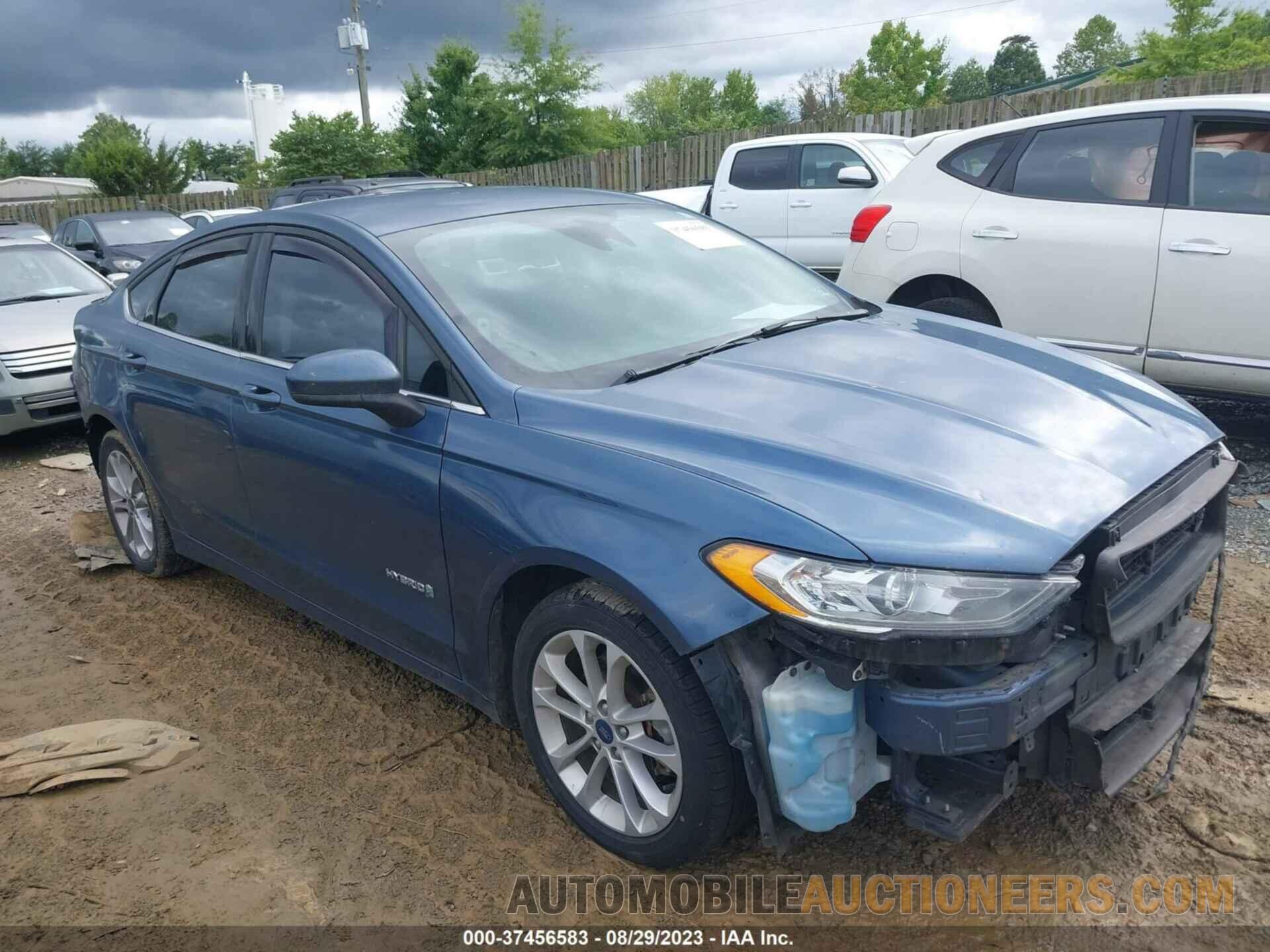 3FA6P0LU1KR128762 FORD FUSION HYBRID 2019