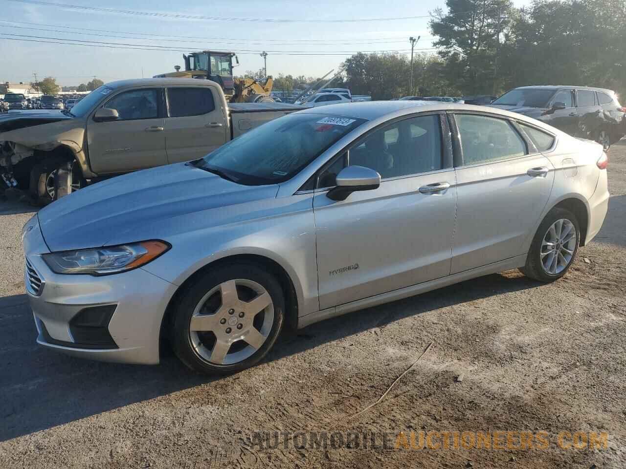 3FA6P0LU1KR130401 FORD FUSION 2019