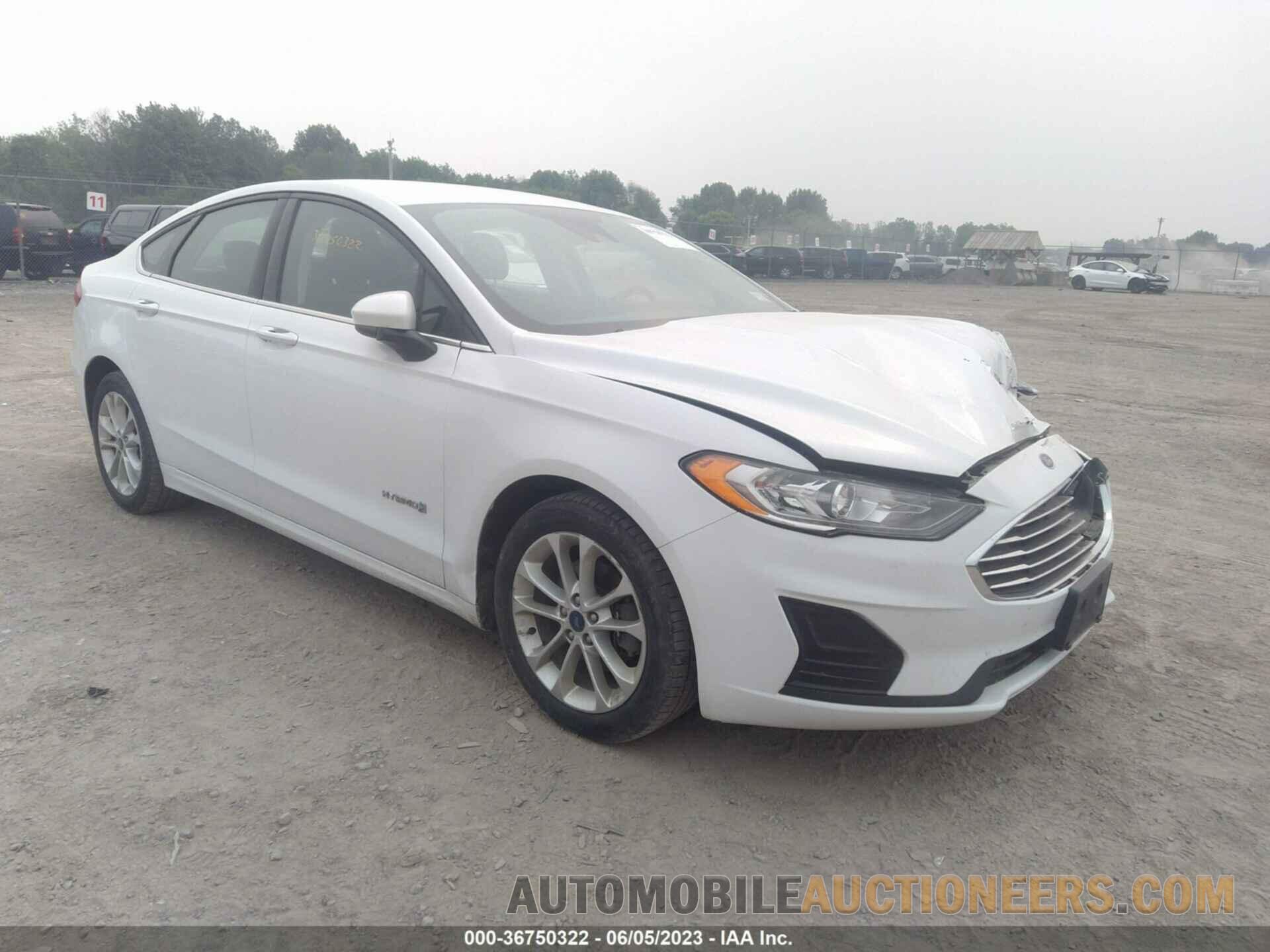 3FA6P0LU1KR137672 FORD FUSION HYBRID 2019