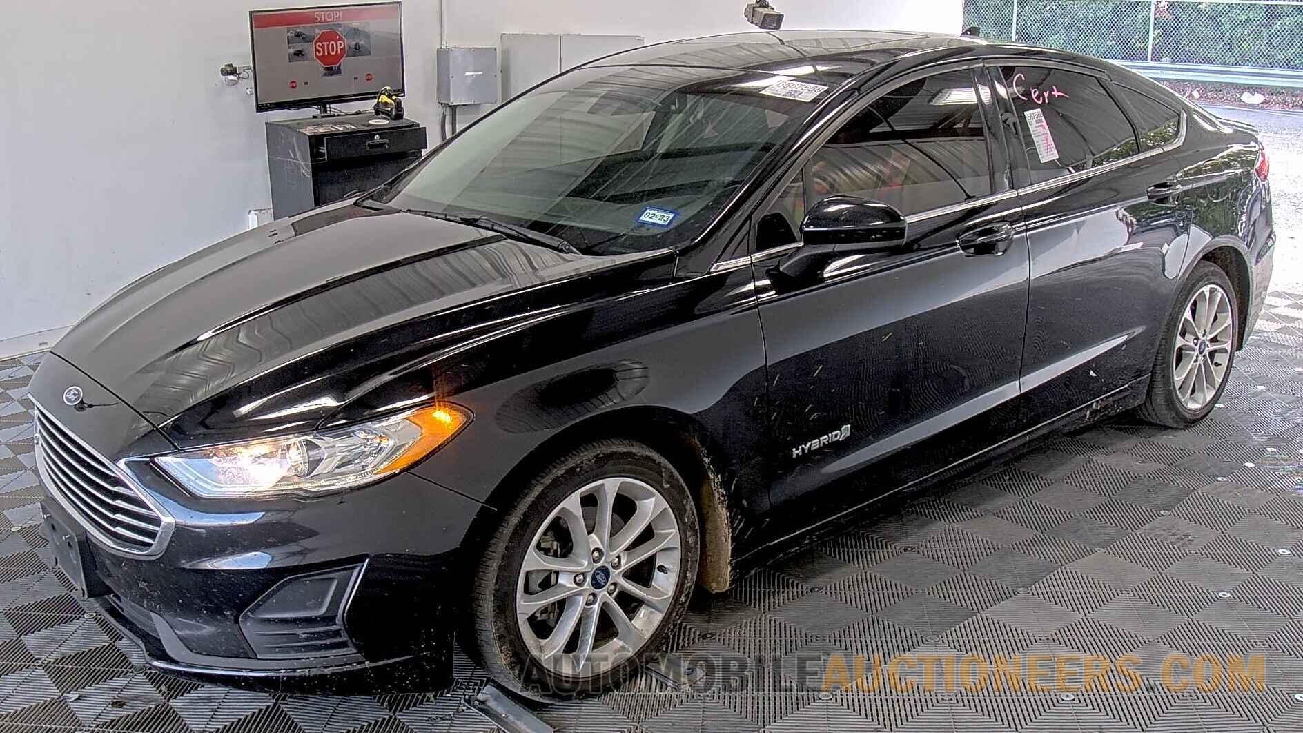 3FA6P0LU1KR139955 Ford Fusion Hybrid 2019