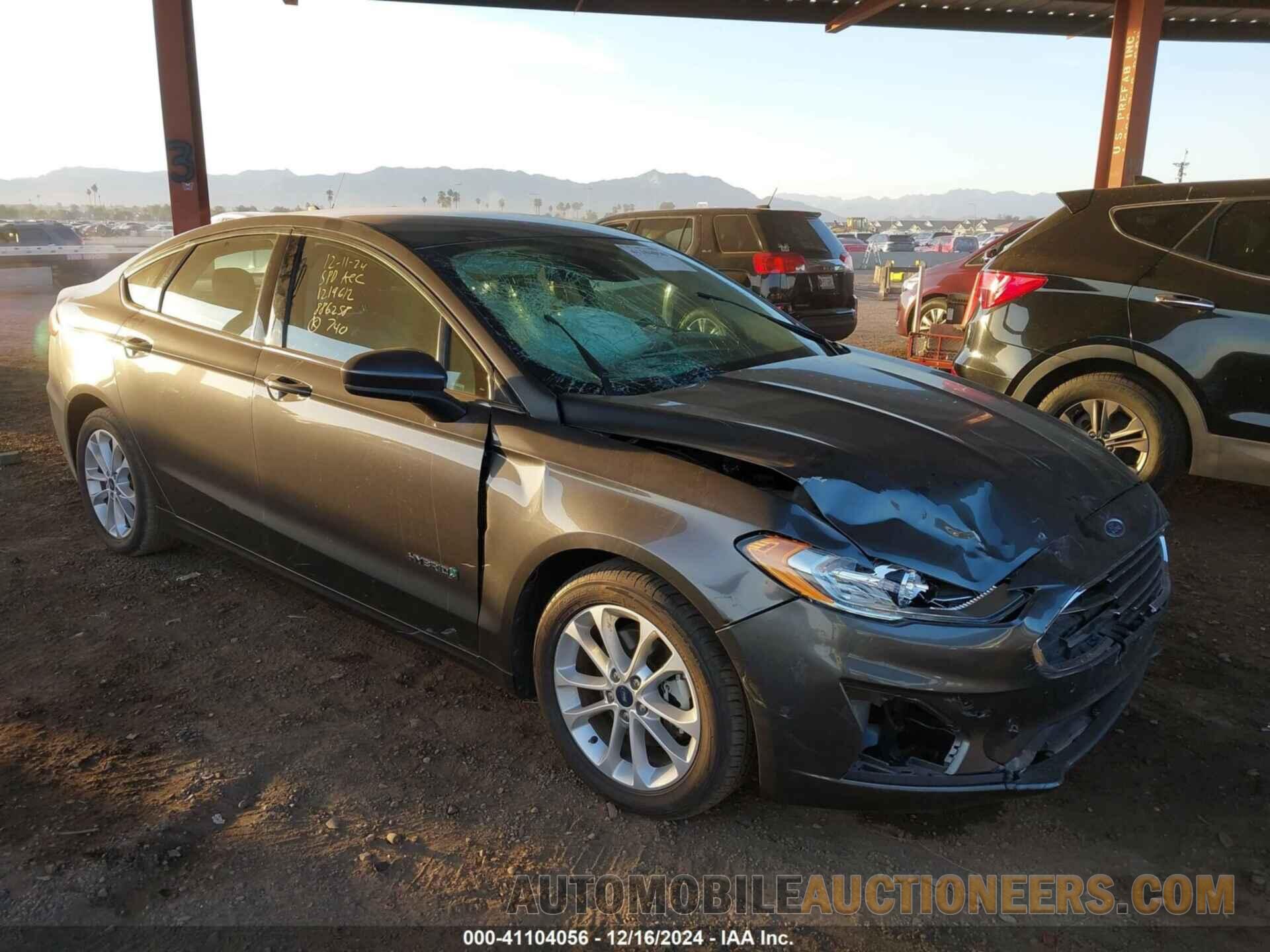 3FA6P0LU1KR147392 FORD FUSION HYBRID 2019