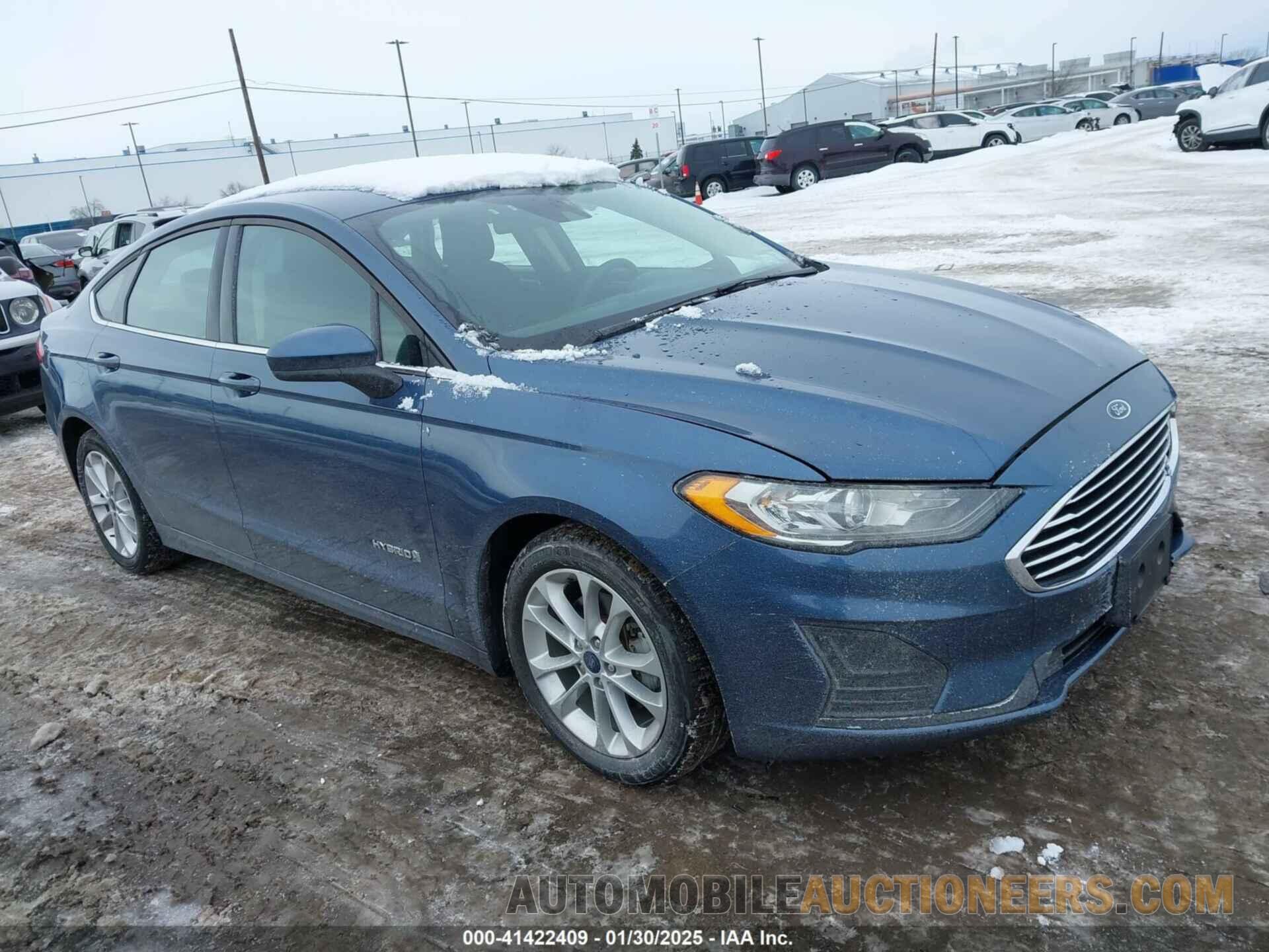 3FA6P0LU1KR195829 FORD FUSION HYBRID 2019