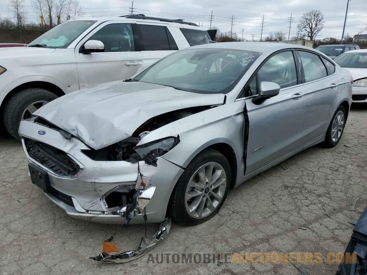 3FA6P0LU1KR206098 FORD FUSION 2019