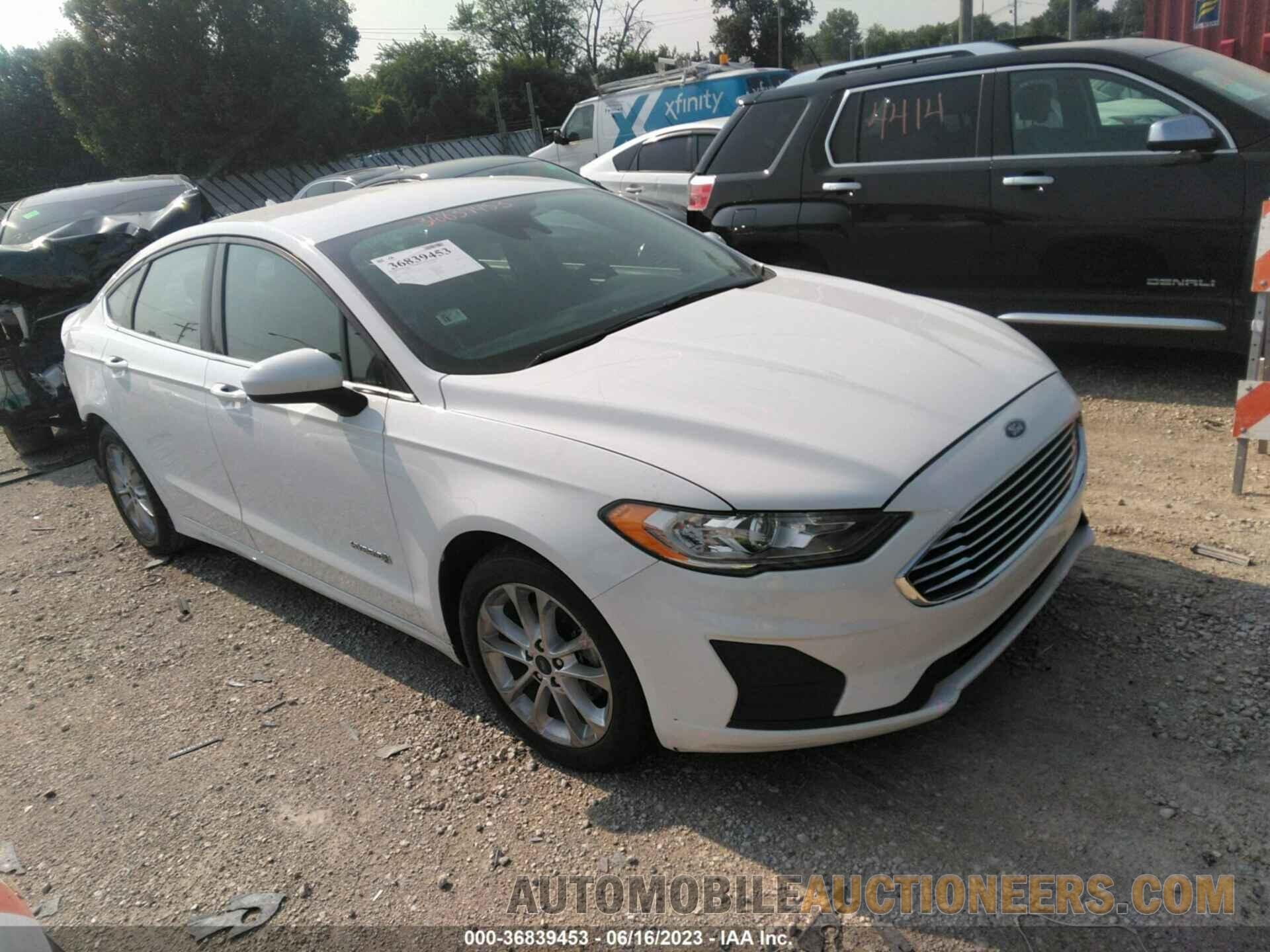 3FA6P0LU1KR207171 FORD FUSION HYBRID 2019