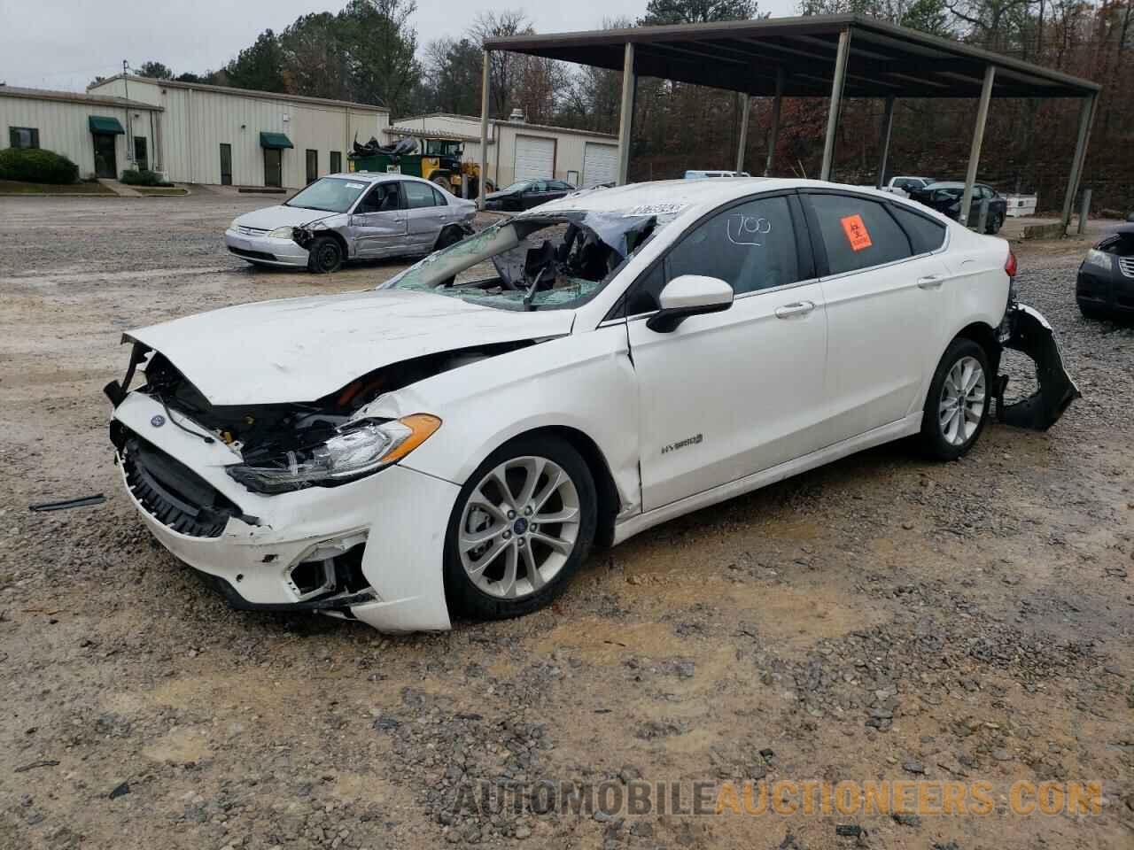 3FA6P0LU1KR255110 FORD FUSION 2019