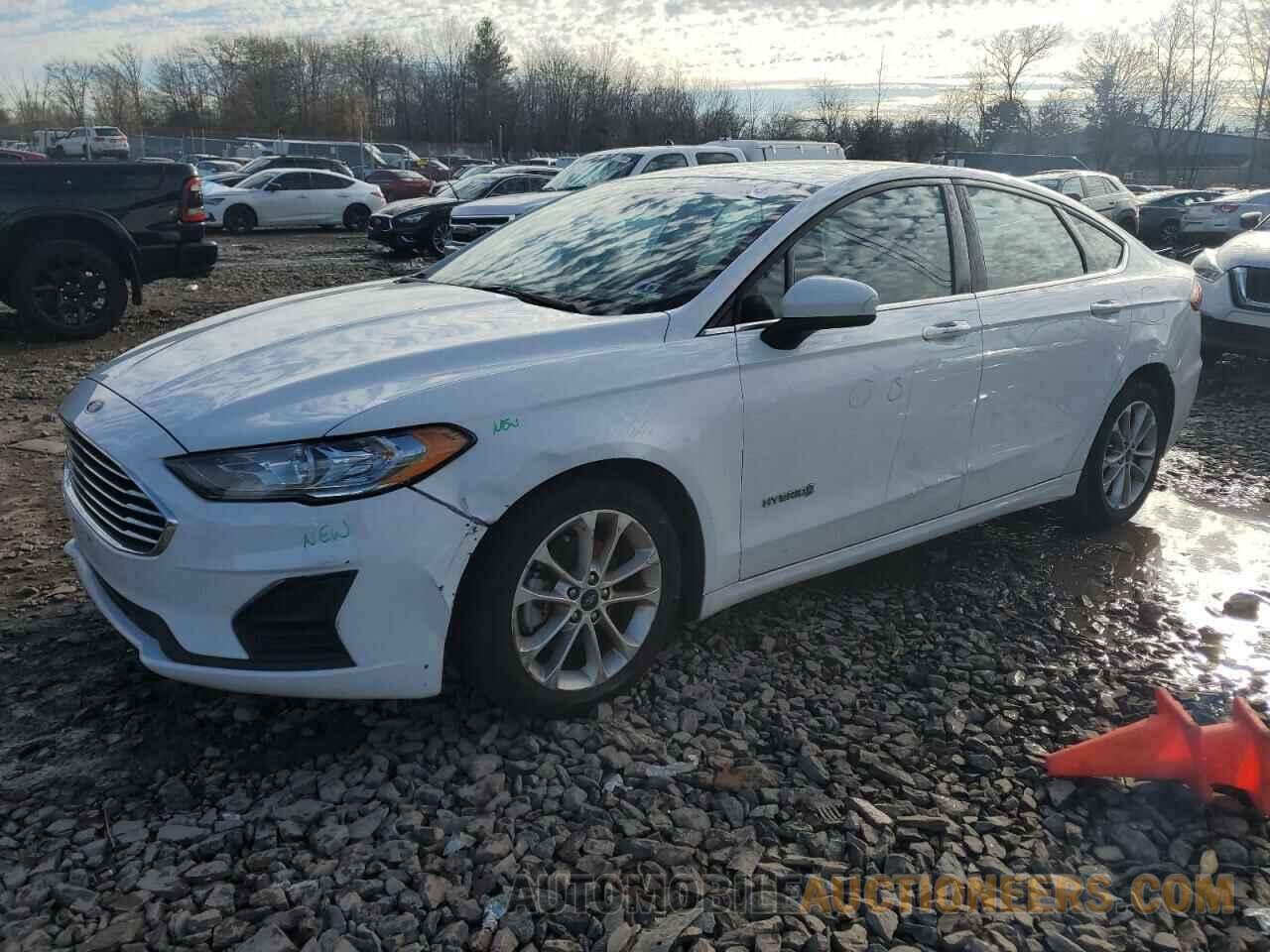 3FA6P0LU2KR105426 FORD FUSION 2019